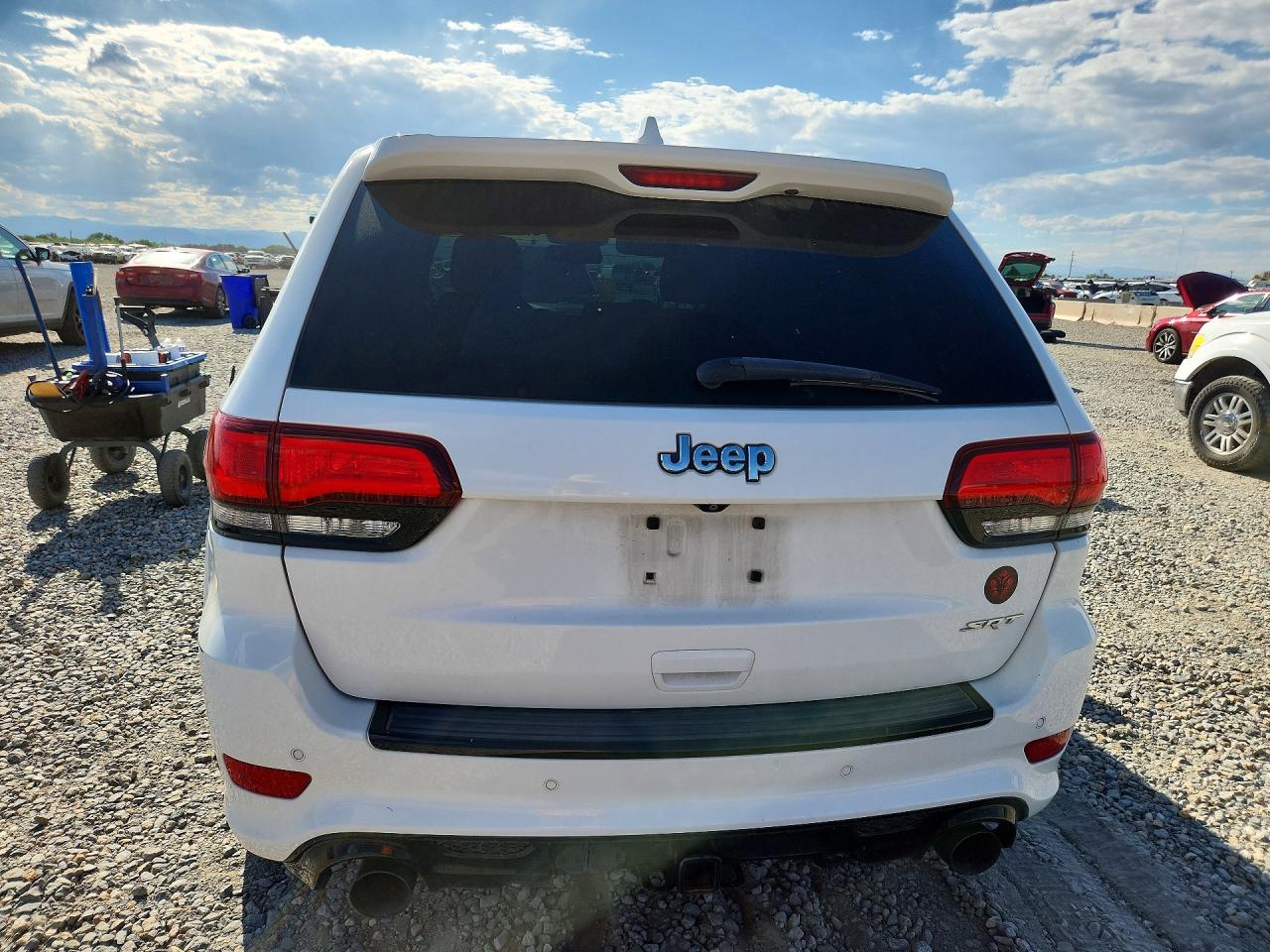 2015 Jeep Grand Cherokee Srt-8 White vin: 1C4RJFDJXFC634272