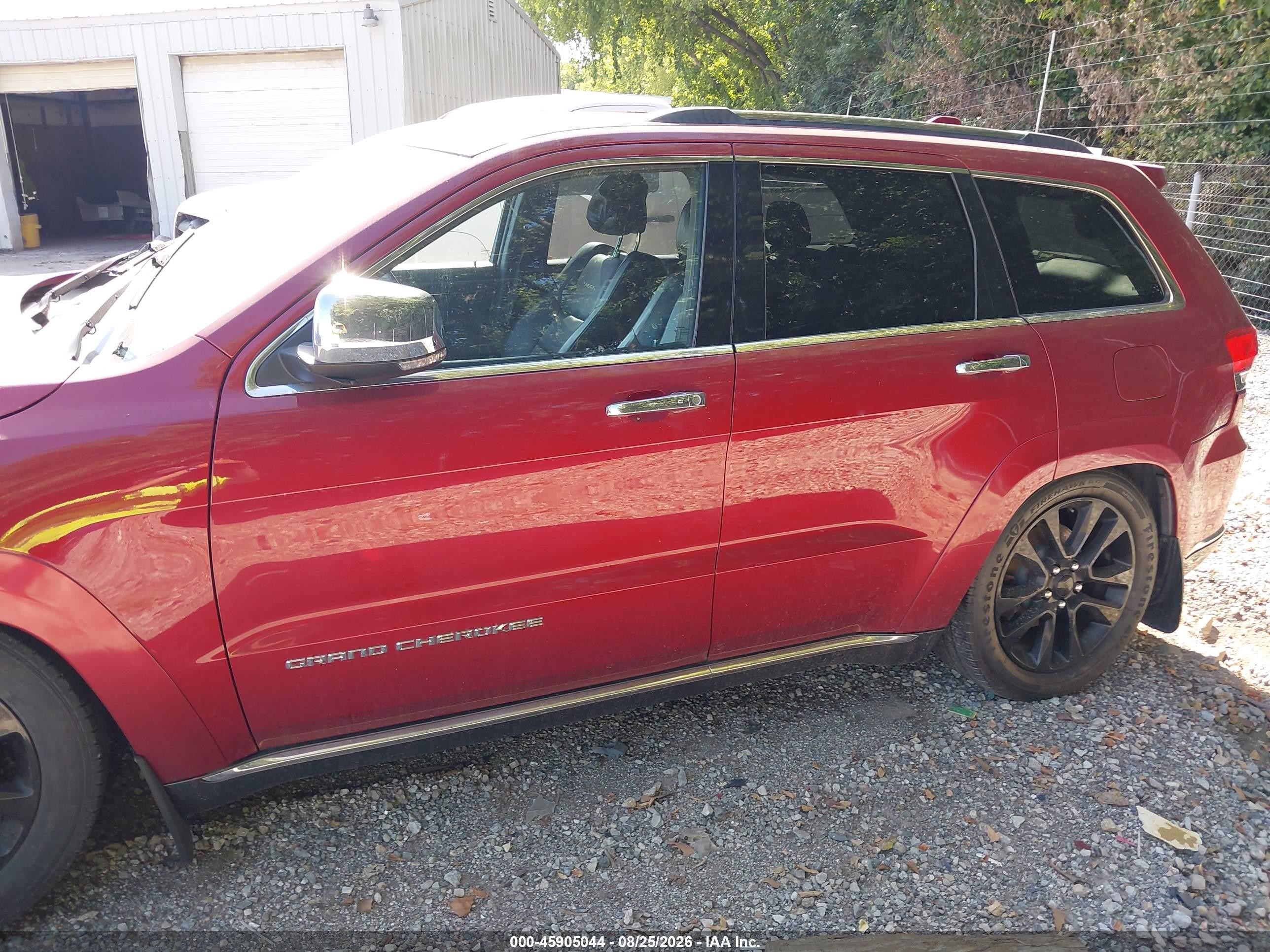 2015 Jeep Grand Cherokee Summit Red vin: 1C4RJFJG1FC628384