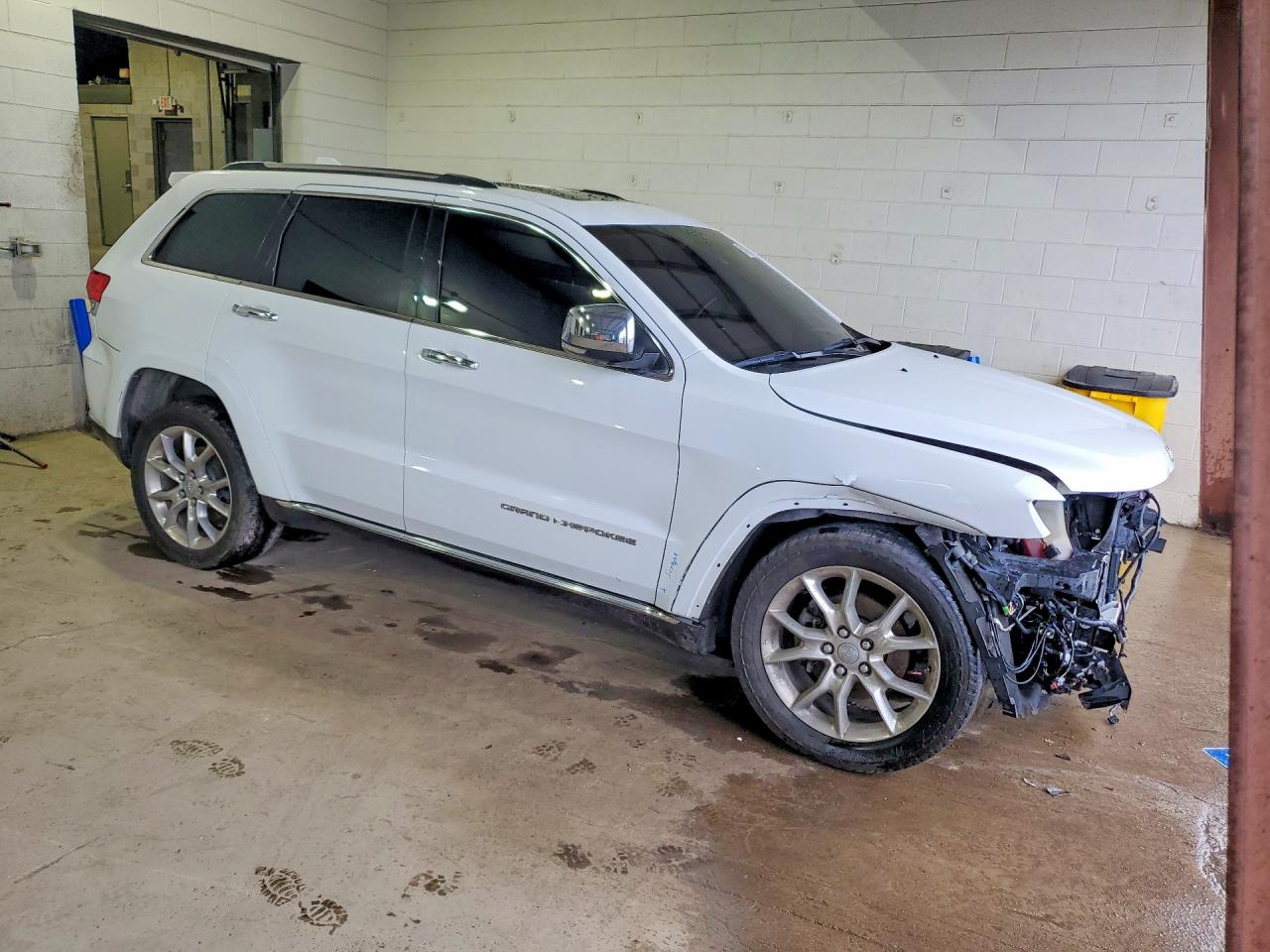 2015 Jeep Grand Cherokee Summit Белый vin: 1C4RJFJG2FC769142