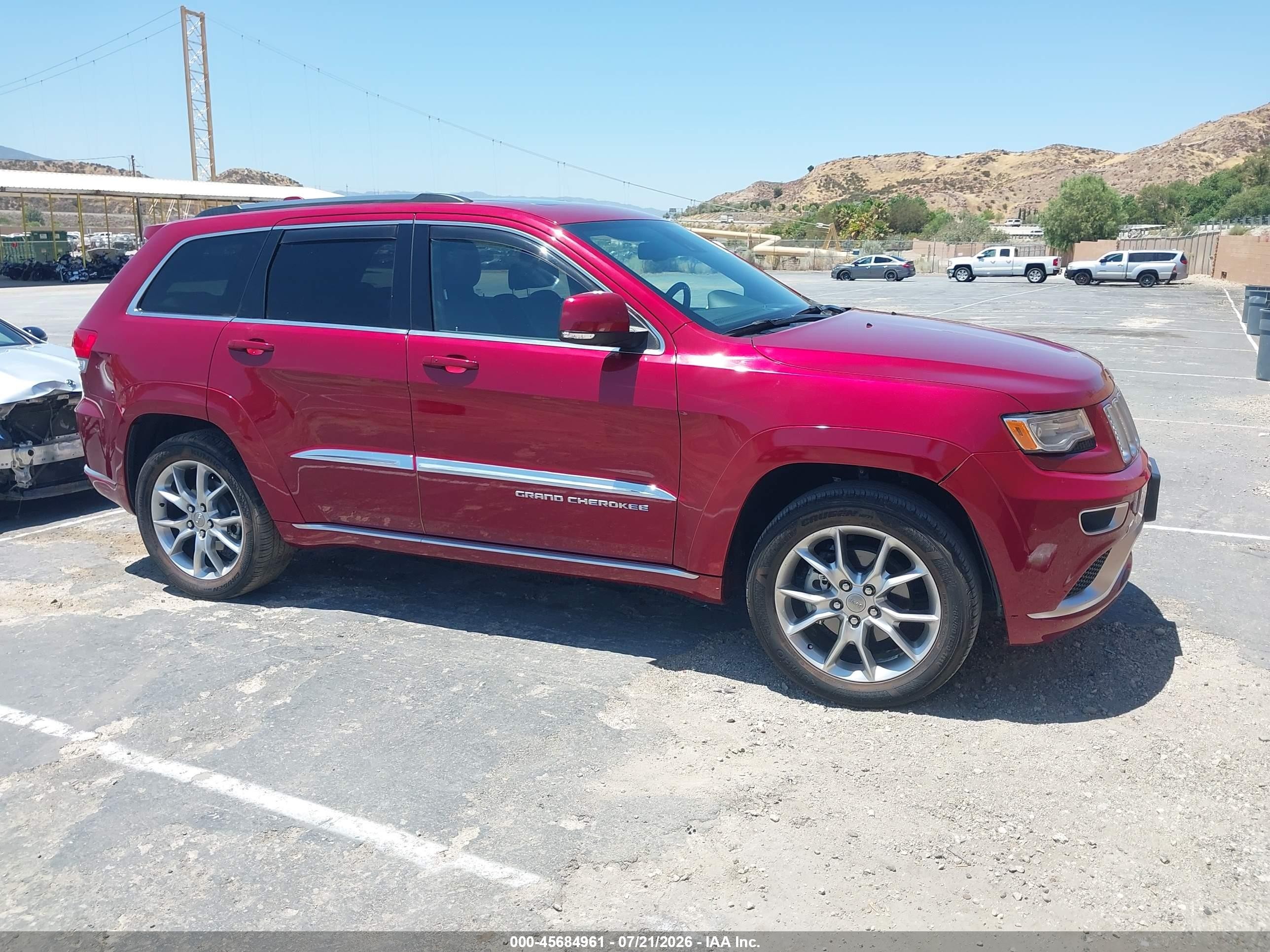 2015 Jeep Grand Cherokee Summit Red vin: 1C4RJFJG2FC783364