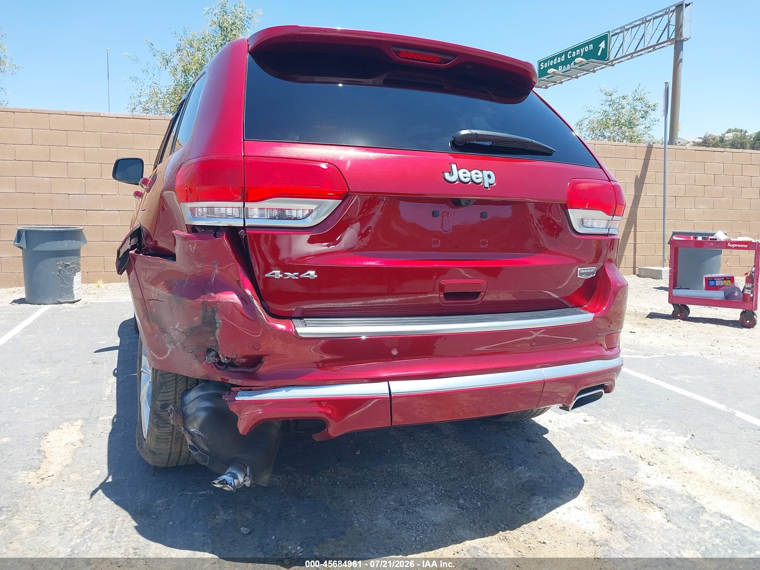 2015 Jeep Grand Cherokee Summit Red vin: 1C4RJFJG2FC783364