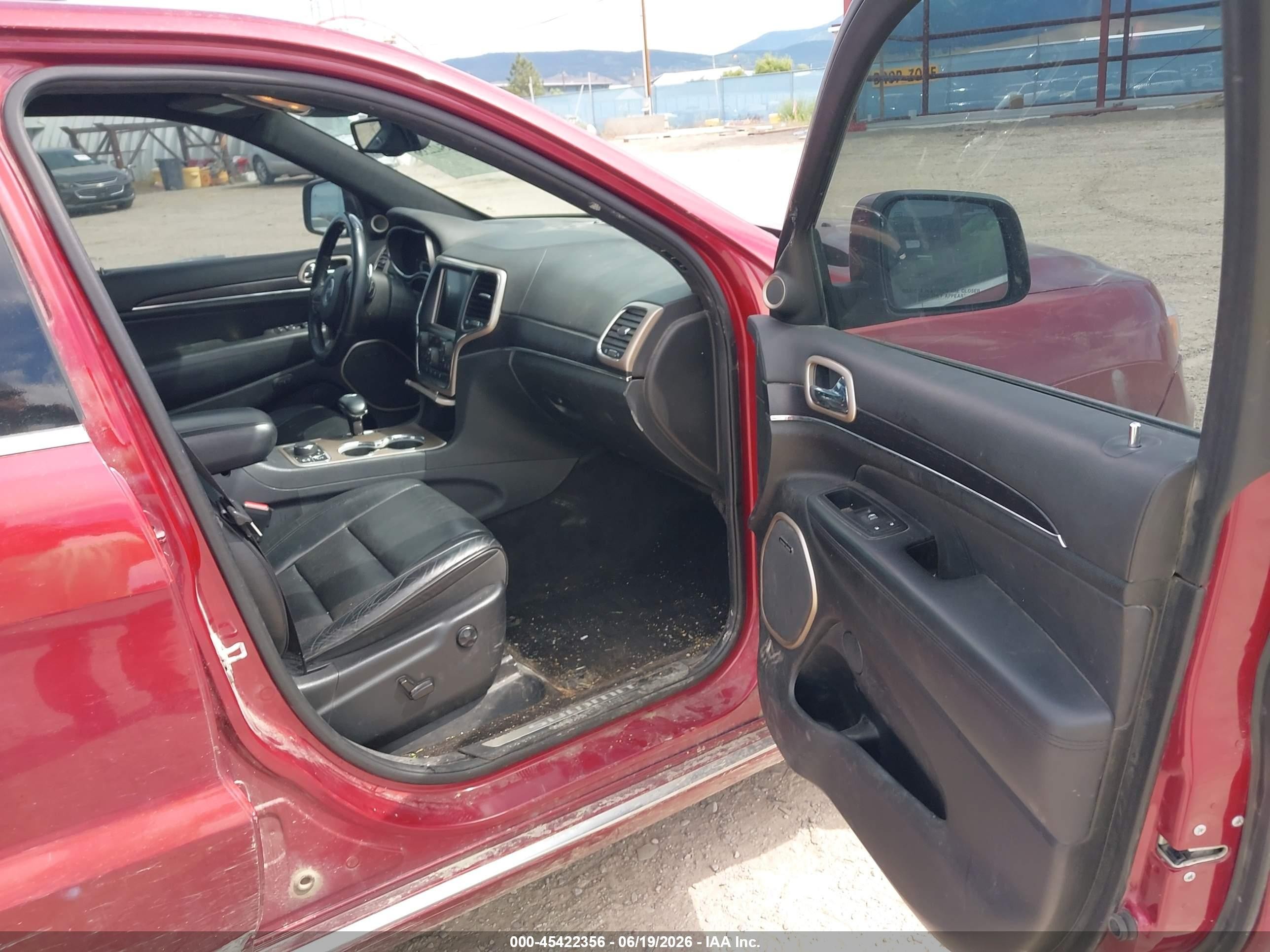 2015 Jeep Grand Cherokee Summit Red vin: 1C4RJFJG4FC665123