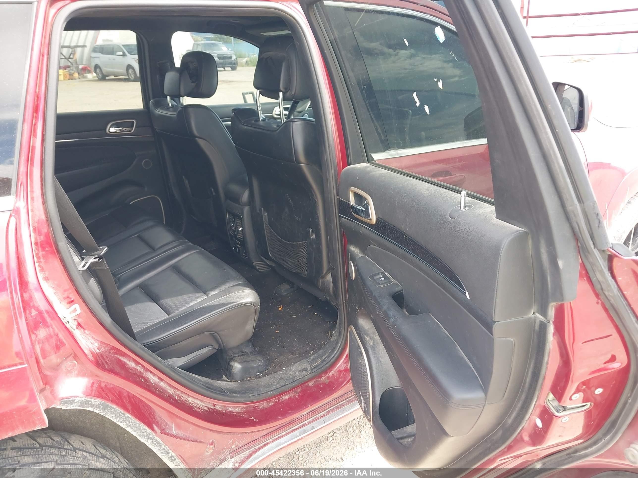 2015 Jeep Grand Cherokee Summit Red vin: 1C4RJFJG4FC665123