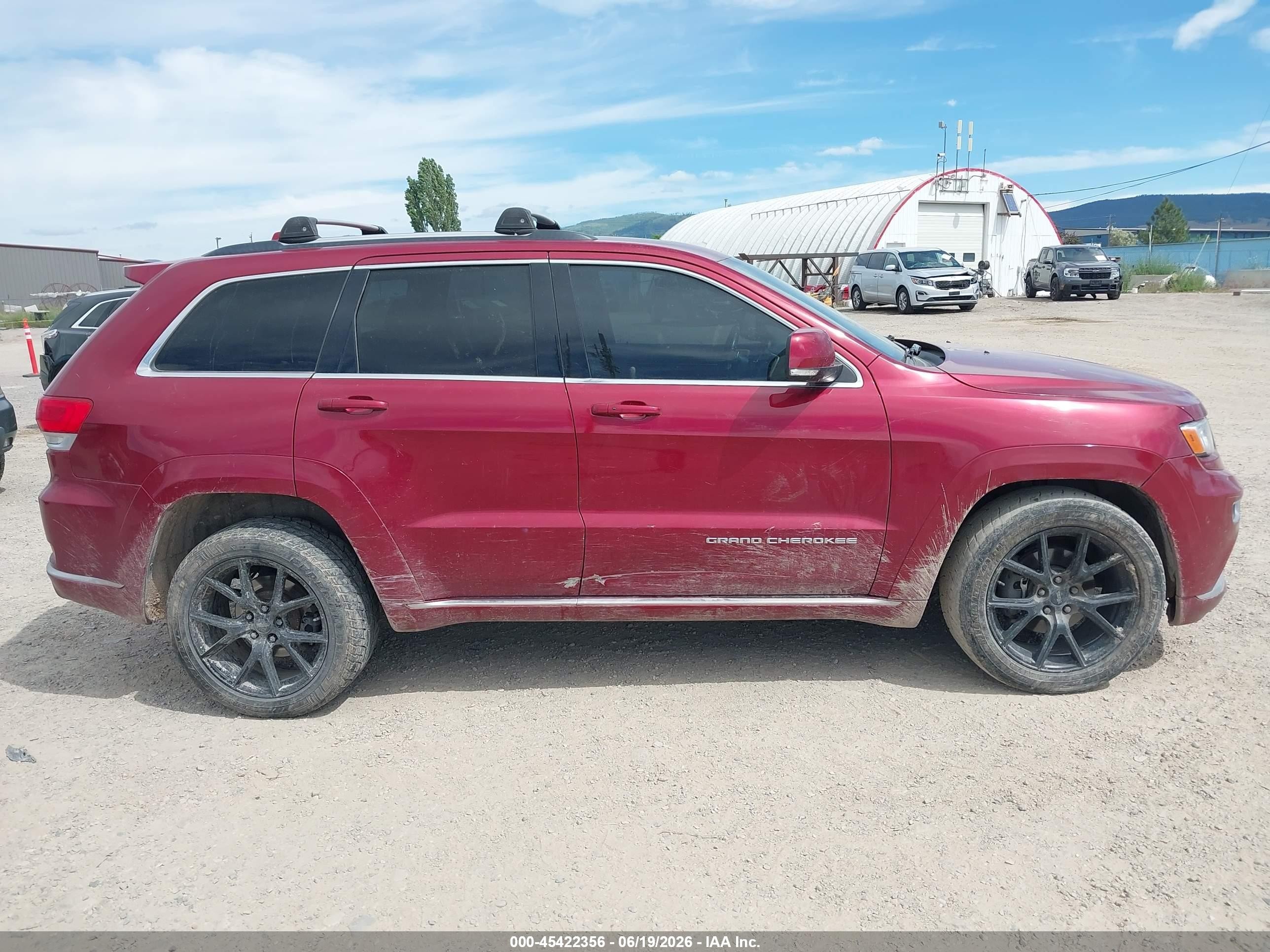 2015 Jeep Grand Cherokee Summit Red vin: 1C4RJFJG4FC665123