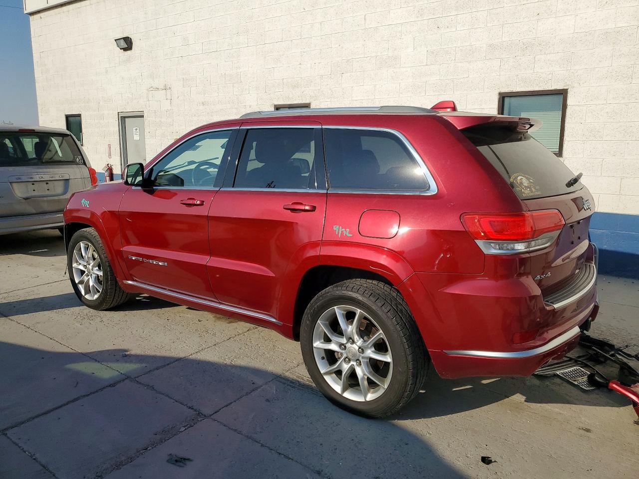 2015 Jeep Grand Cherokee Summit Red vin: 1C4RJFJG5FC705080