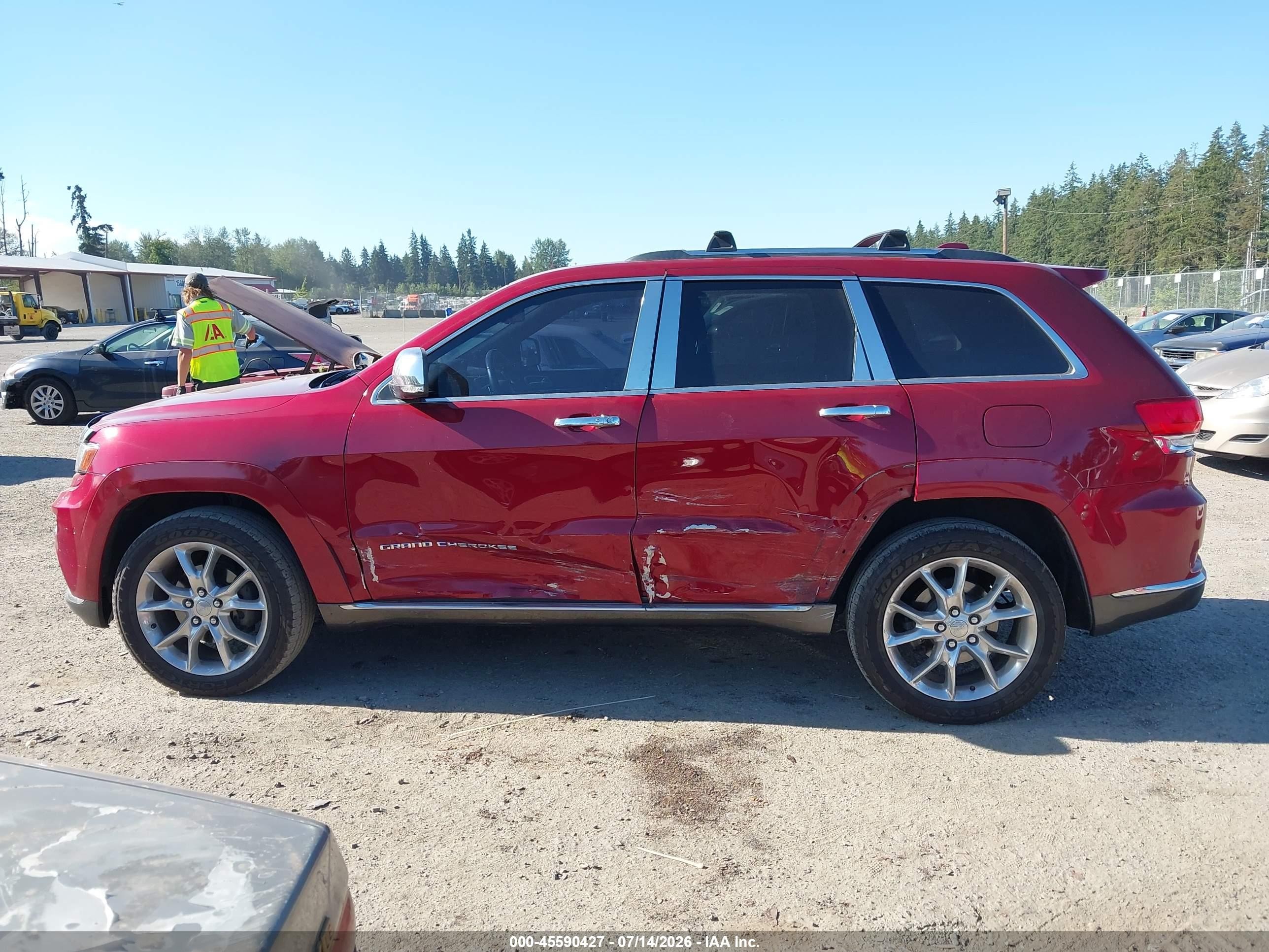 2014 Jeep Grand Cherokee Summit Red vin: 1C4RJFJG7EC324264
