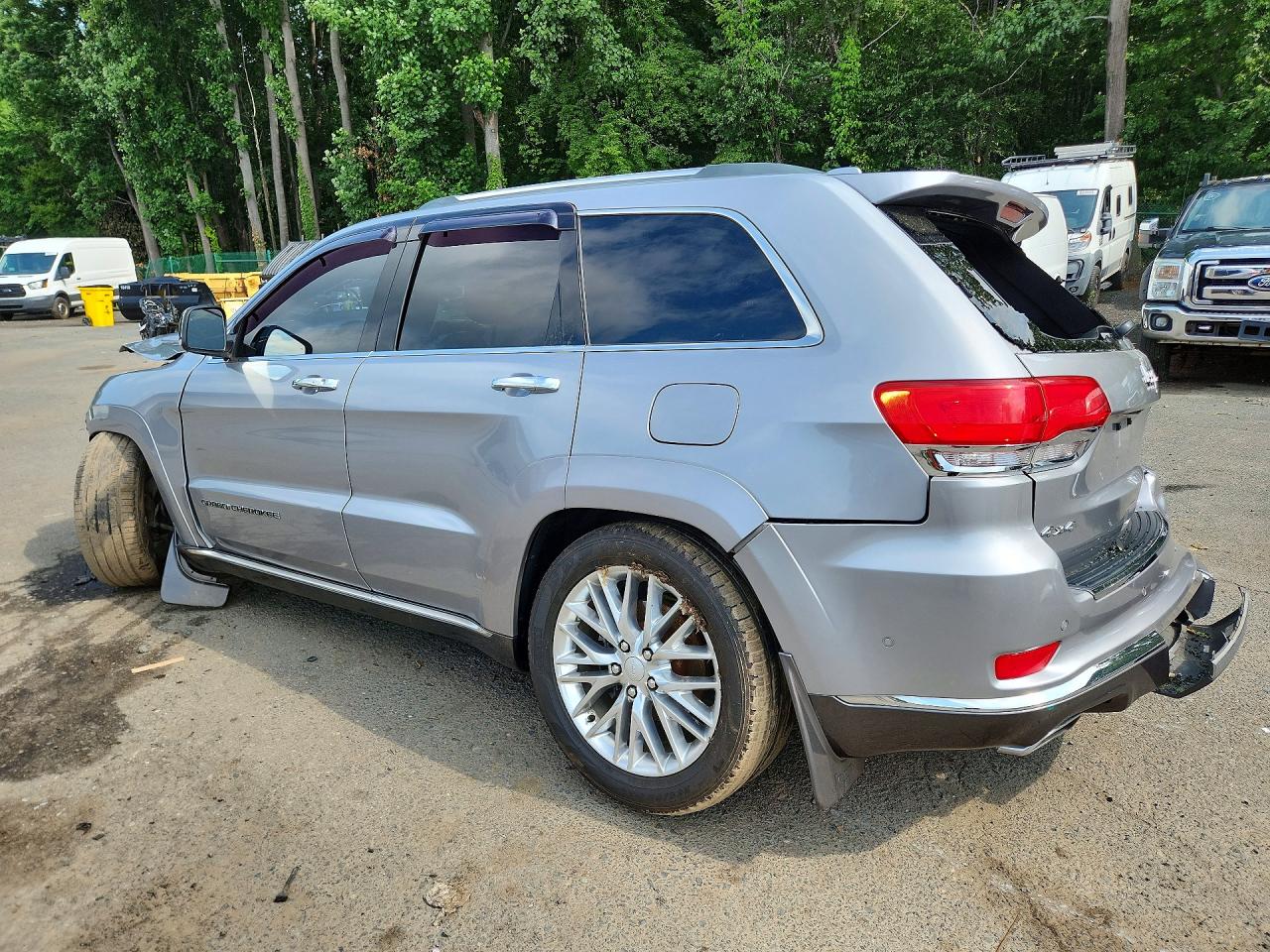 2018 Jeep Grand Cherokee Summit Silver vin: 1C4RJFJG8JC347501