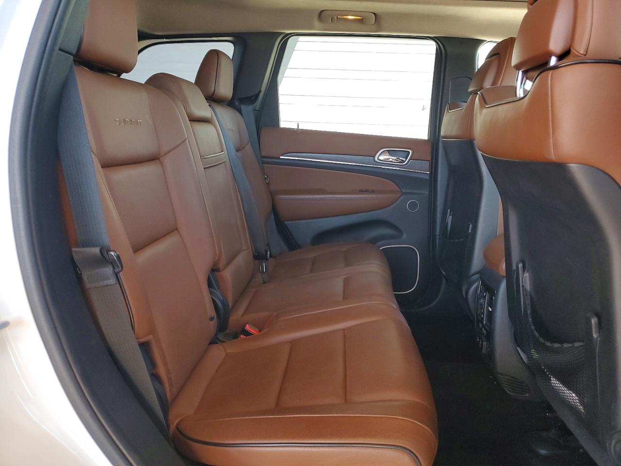 2015 Jeep Grand Cherokee Summit Белый vin: 1C4RJFJG9FC882439