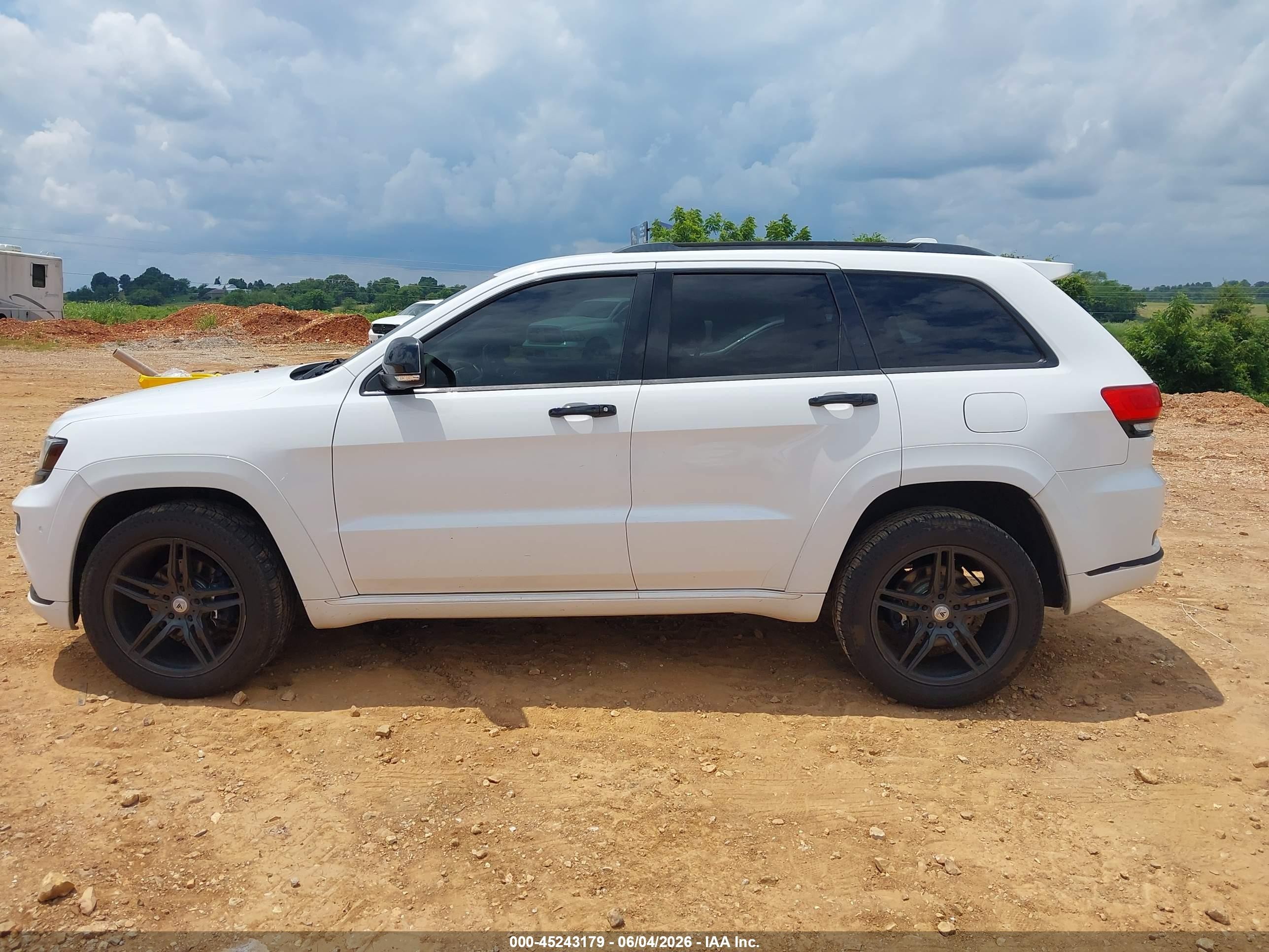 2015 Jeep Grand Cherokee Summit White vin: 1C4RJFJGXFC718486