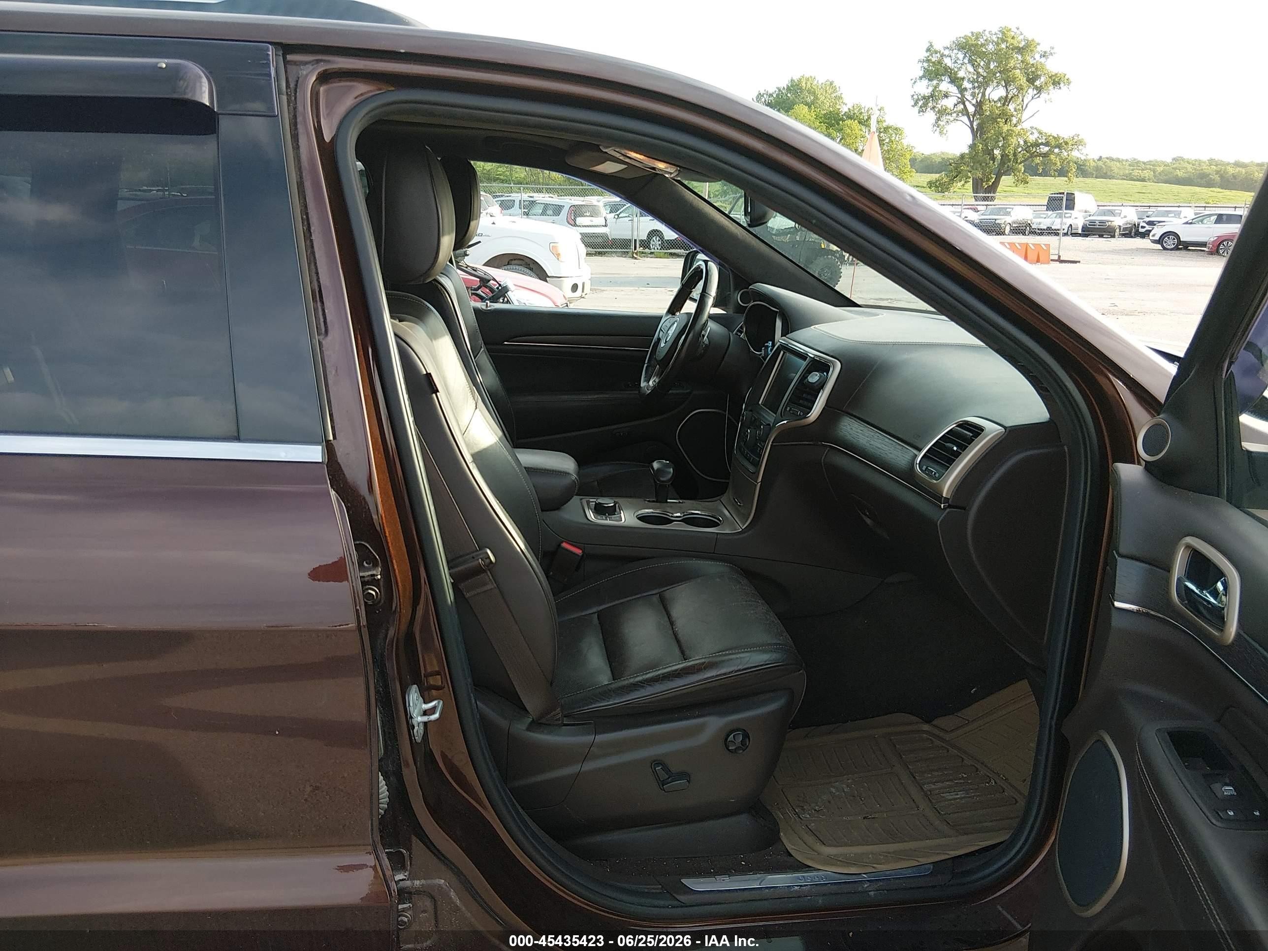 2014 Jeep Grand Cherokee   Коричневый vin: 1C4RJFJM2EC333993