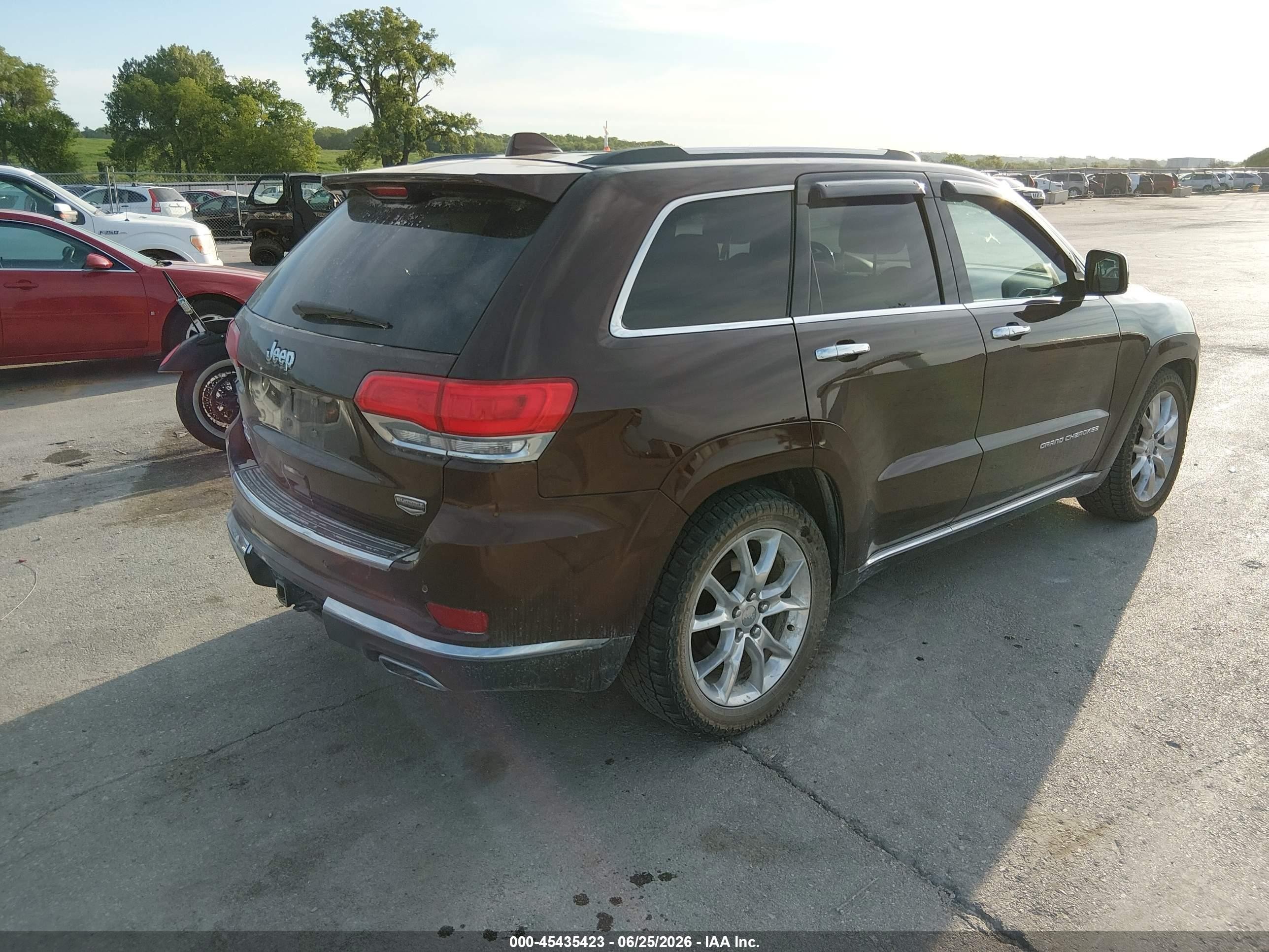 2014 Jeep Grand Cherokee   Коричневый vin: 1C4RJFJM2EC333993