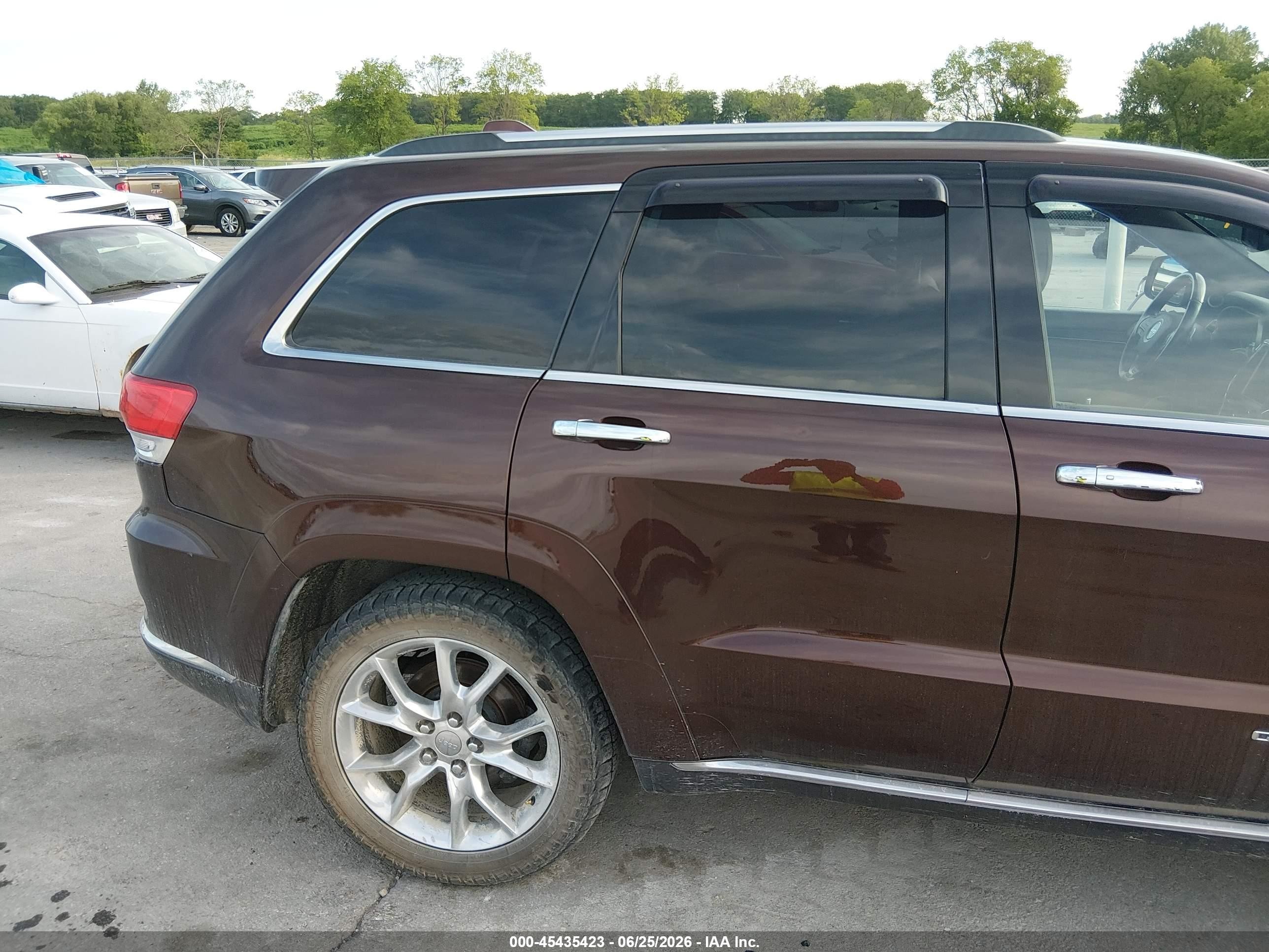 2014 Jeep Grand Cherokee   Коричневый vin: 1C4RJFJM2EC333993