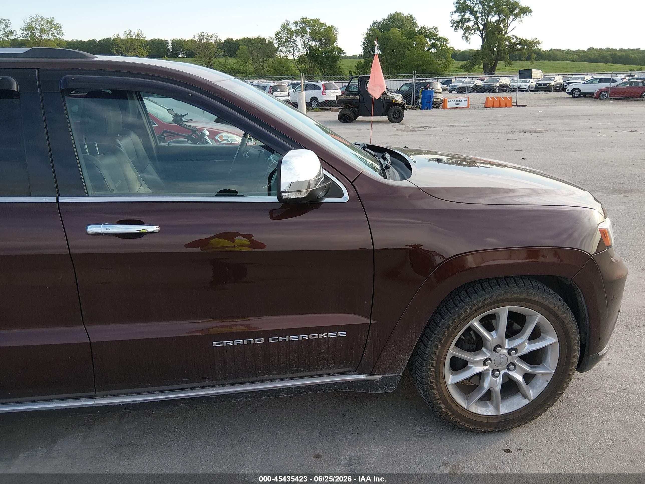 2014 Jeep Grand Cherokee   Коричневый vin: 1C4RJFJM2EC333993
