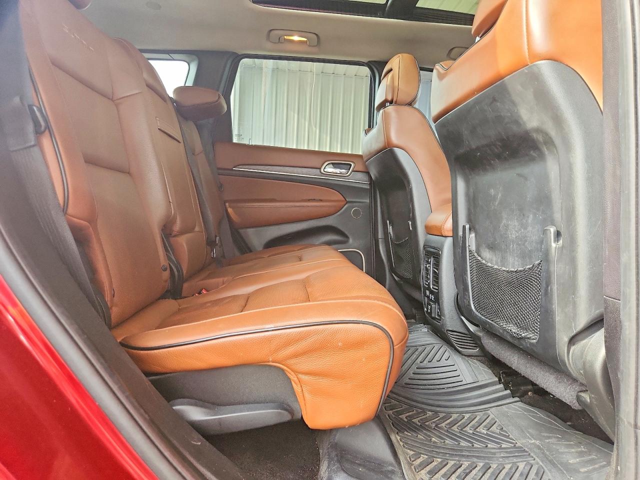 2015 Jeep Grand Cherokee Summit Red vin: 1C4RJFJT0FC701791