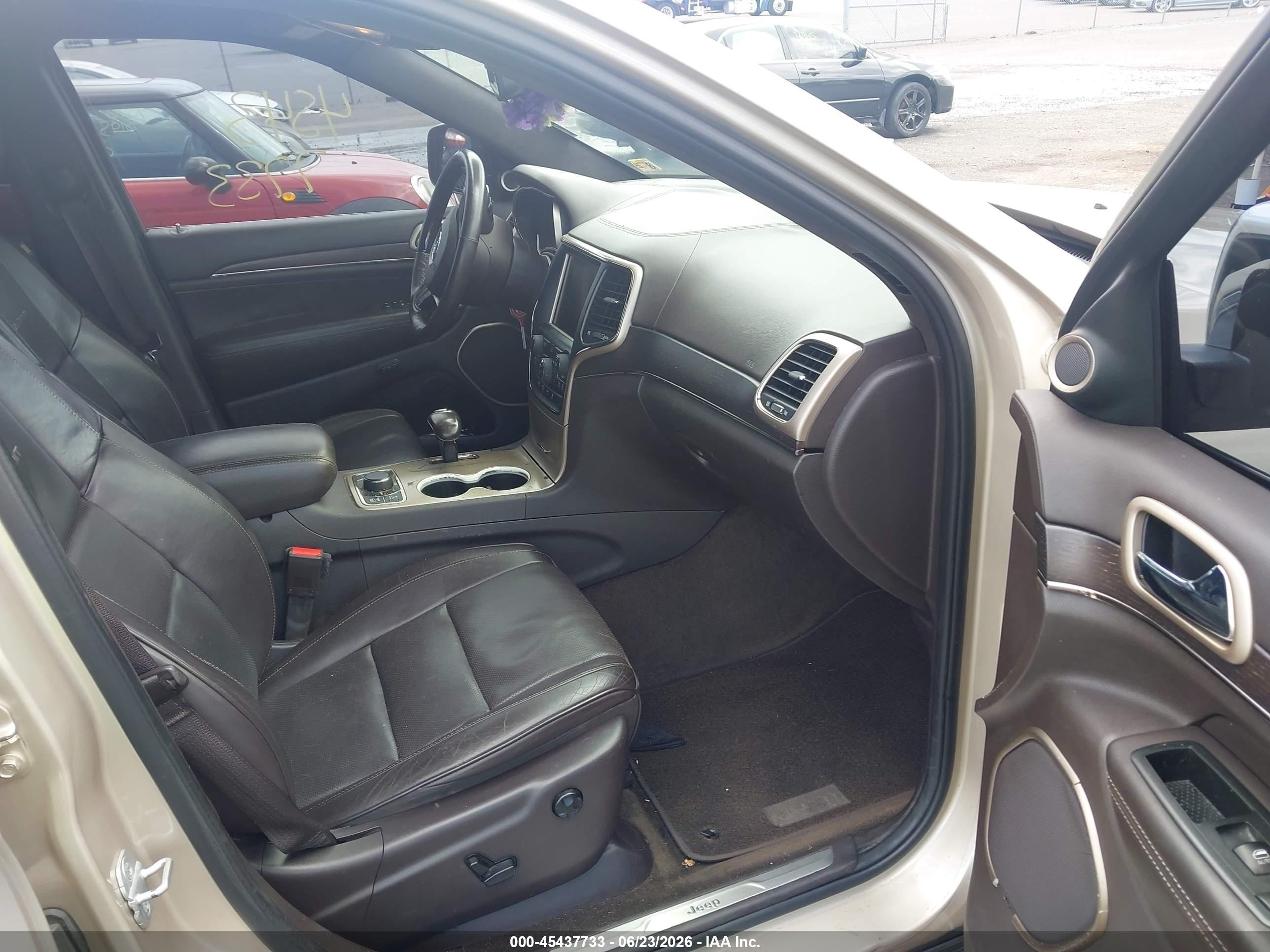 2014 Jeep Grand Cherokee Summit Champagne vin: 1C4RJFJT3EC148410