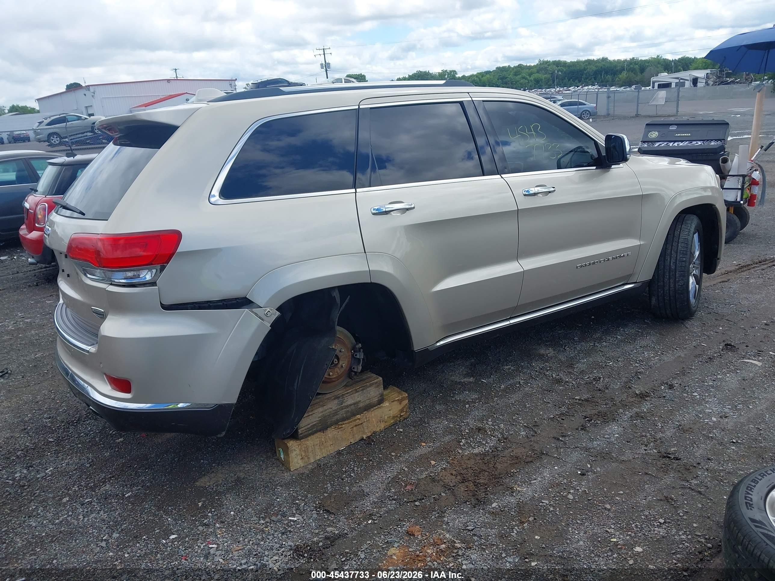 2014 Jeep Grand Cherokee Summit Champagne vin: 1C4RJFJT3EC148410