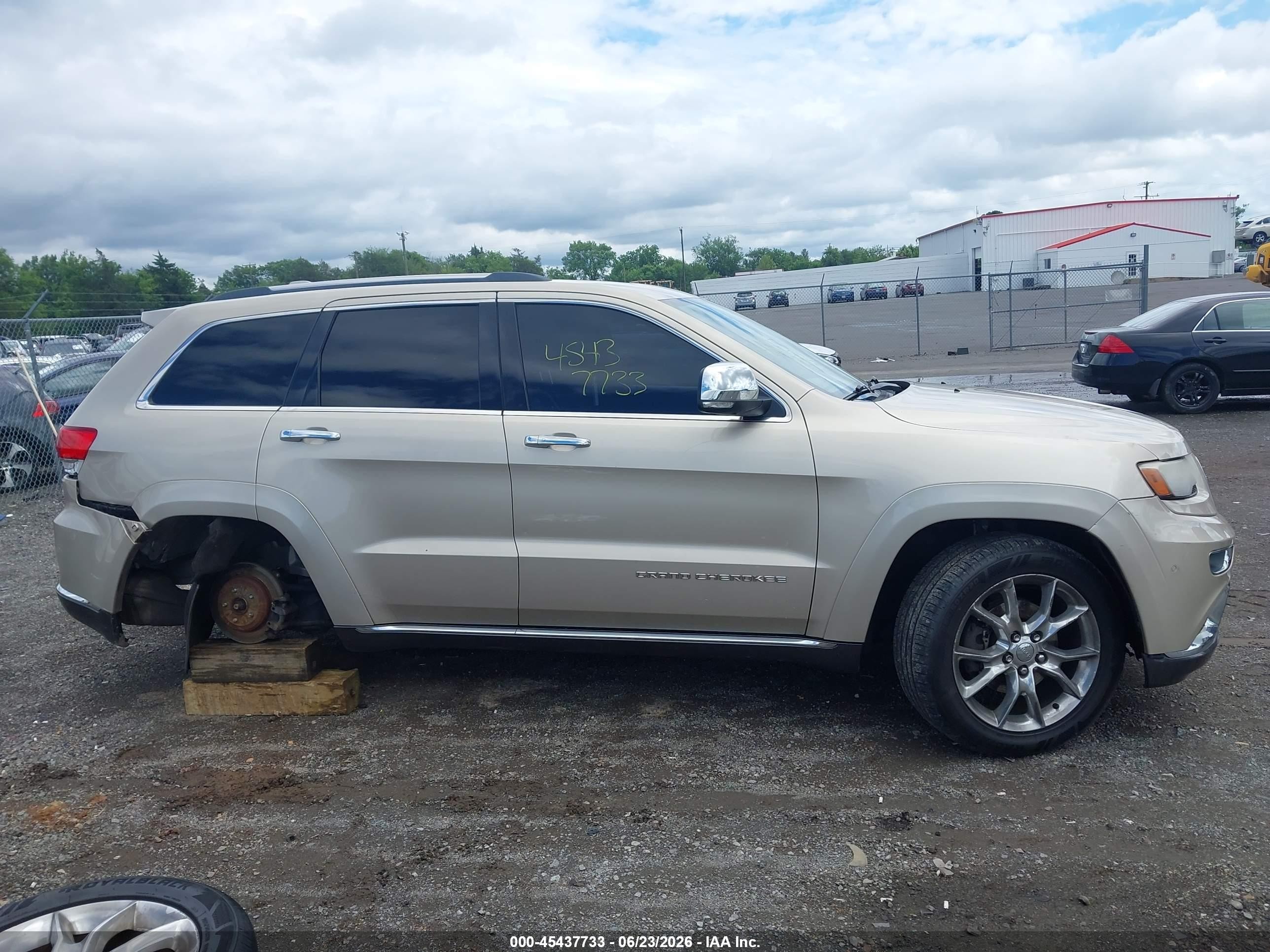 2014 Jeep Grand Cherokee Summit Champagne vin: 1C4RJFJT3EC148410