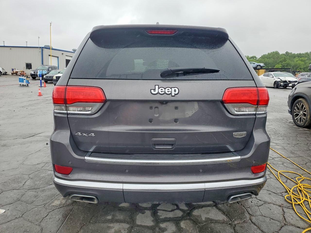 2015 Jeep Cheerokee Gray vin: 1C4RJFJTXFC949773