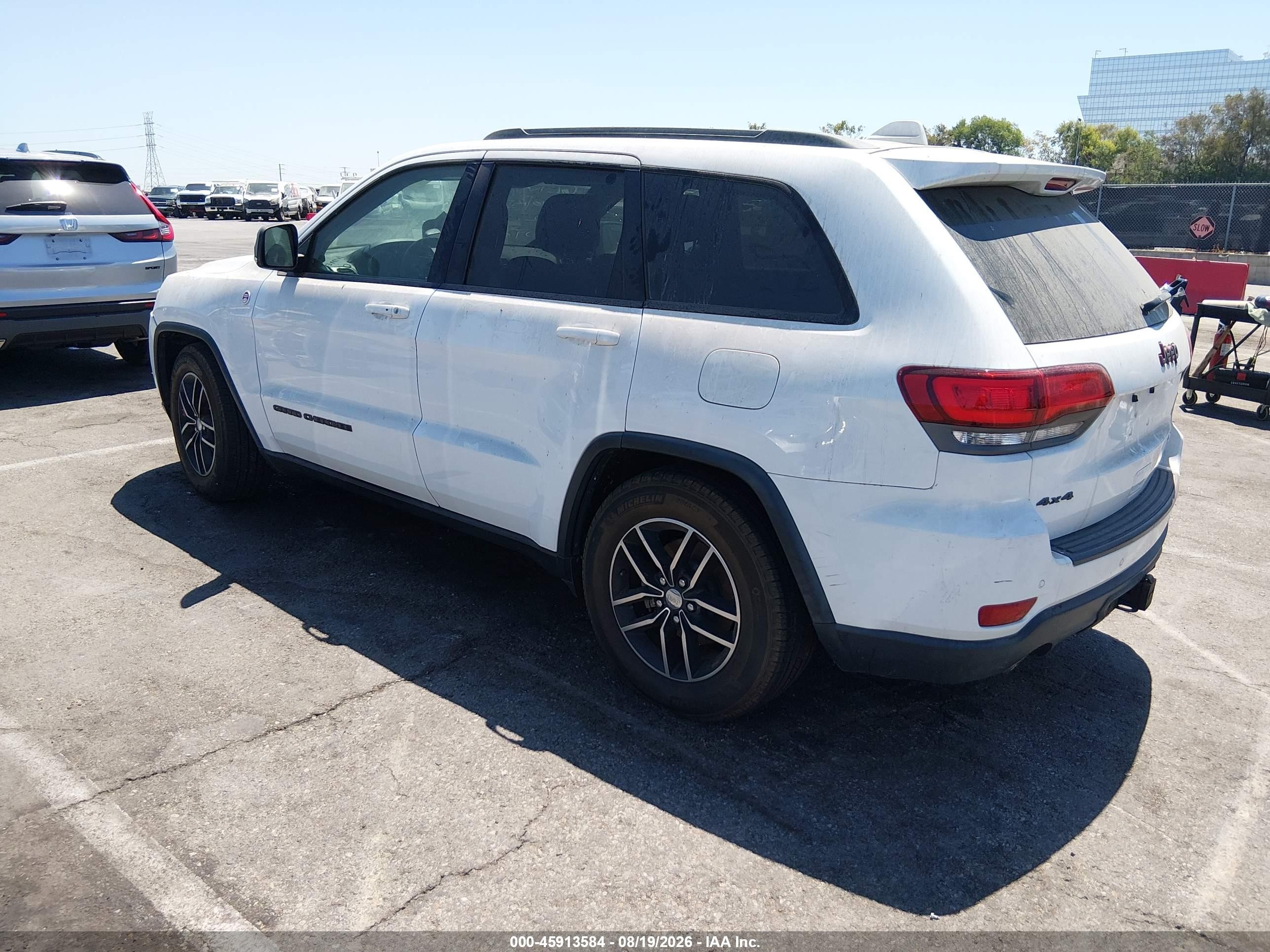 2017 Jeep Grand Cherokee Trailhawk 4x4 White vin: 1C4RJFLG1HC662227