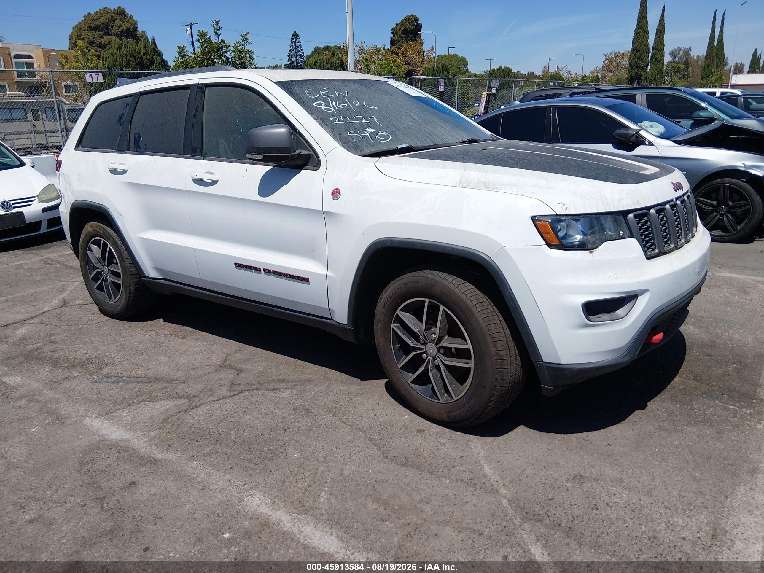 2017 Jeep Grand Cherokee Trailhawk 4x4 White vin: 1C4RJFLG1HC662227