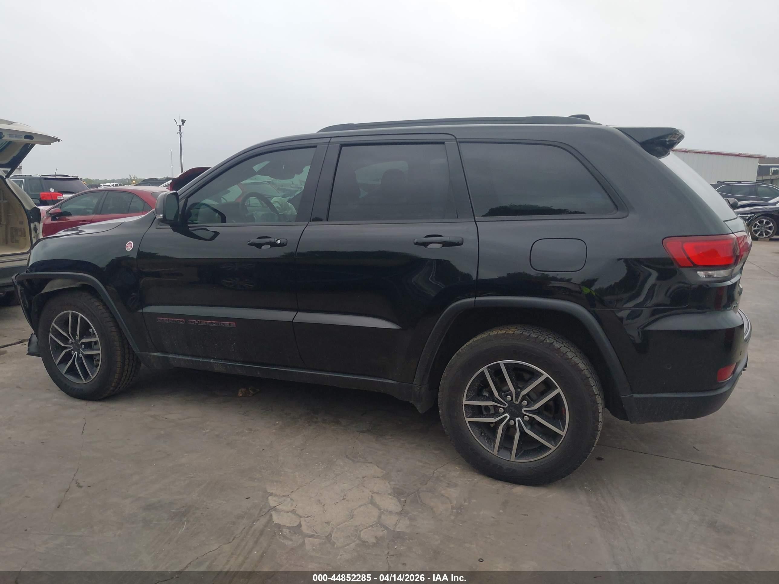 2019 Jeep Grand Cherokee Trailhawk 4x4 Black vin: 1C4RJFLG1KC577167