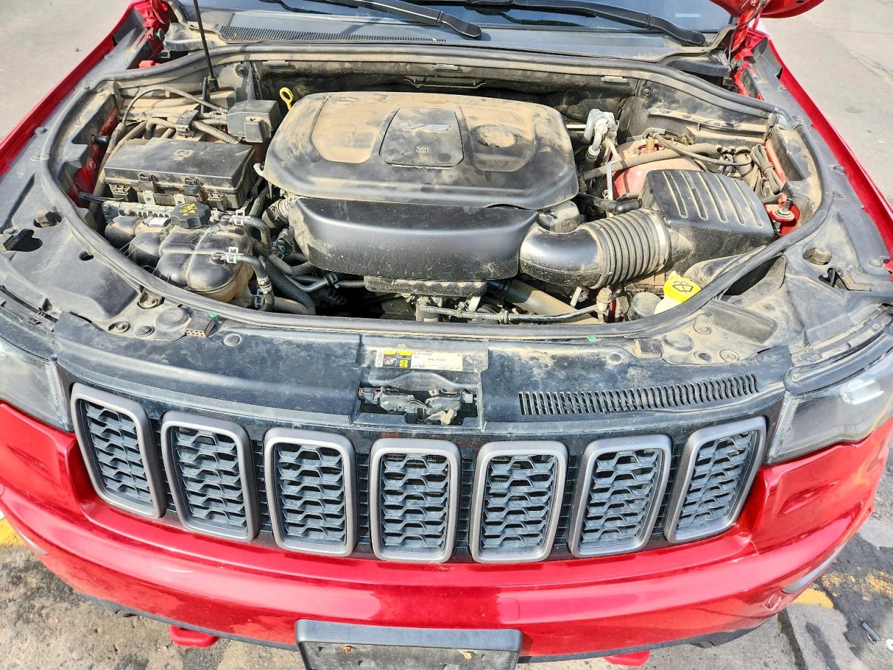 2017 Jeep Grand Cherokee Trailhawk Red vin: 1C4RJFLG4HC654140
