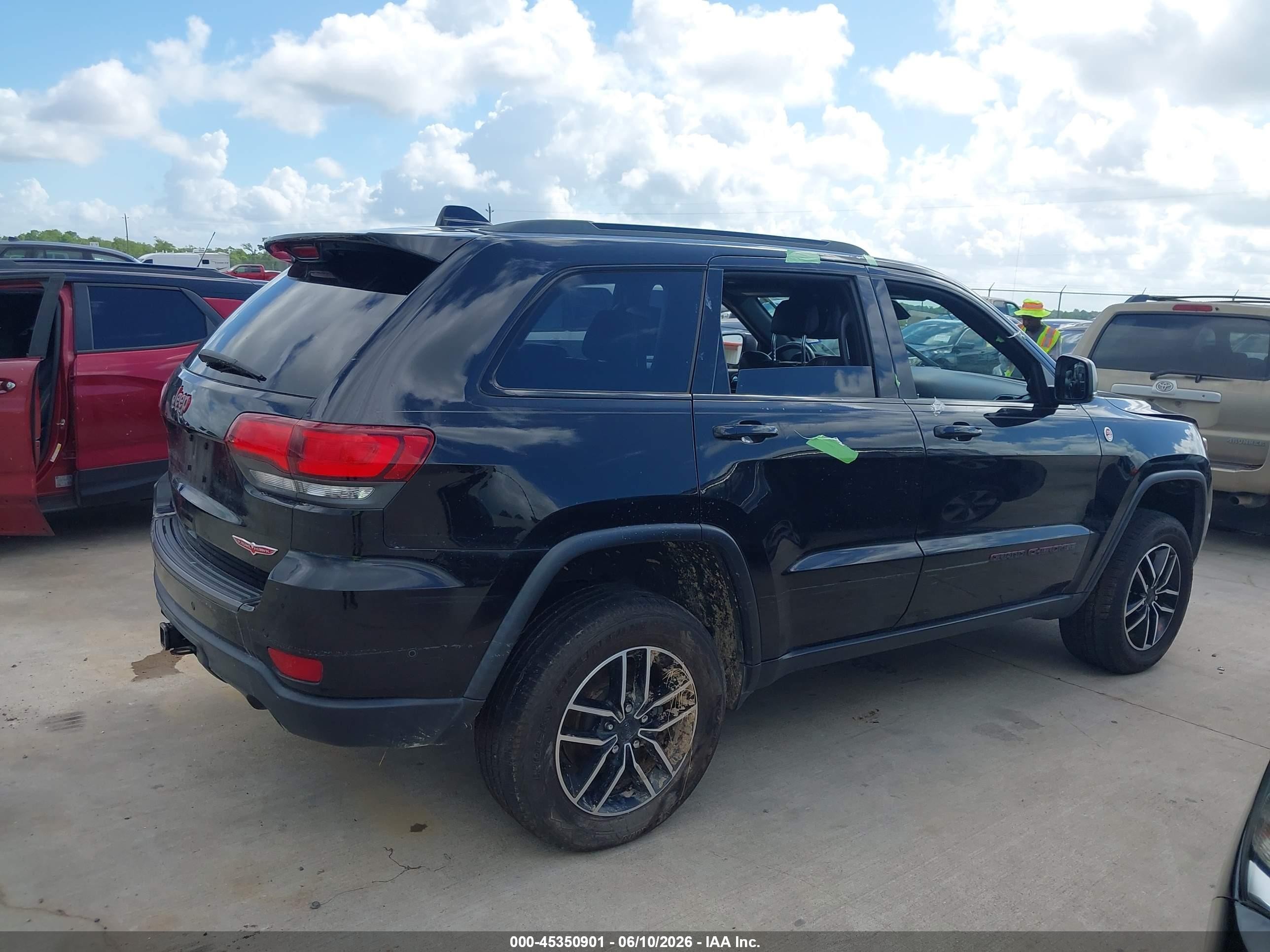 2020 Jeep Grand Cherokee Trailhawk 4x4 Черный vin: 1C4RJFLG8LC207593