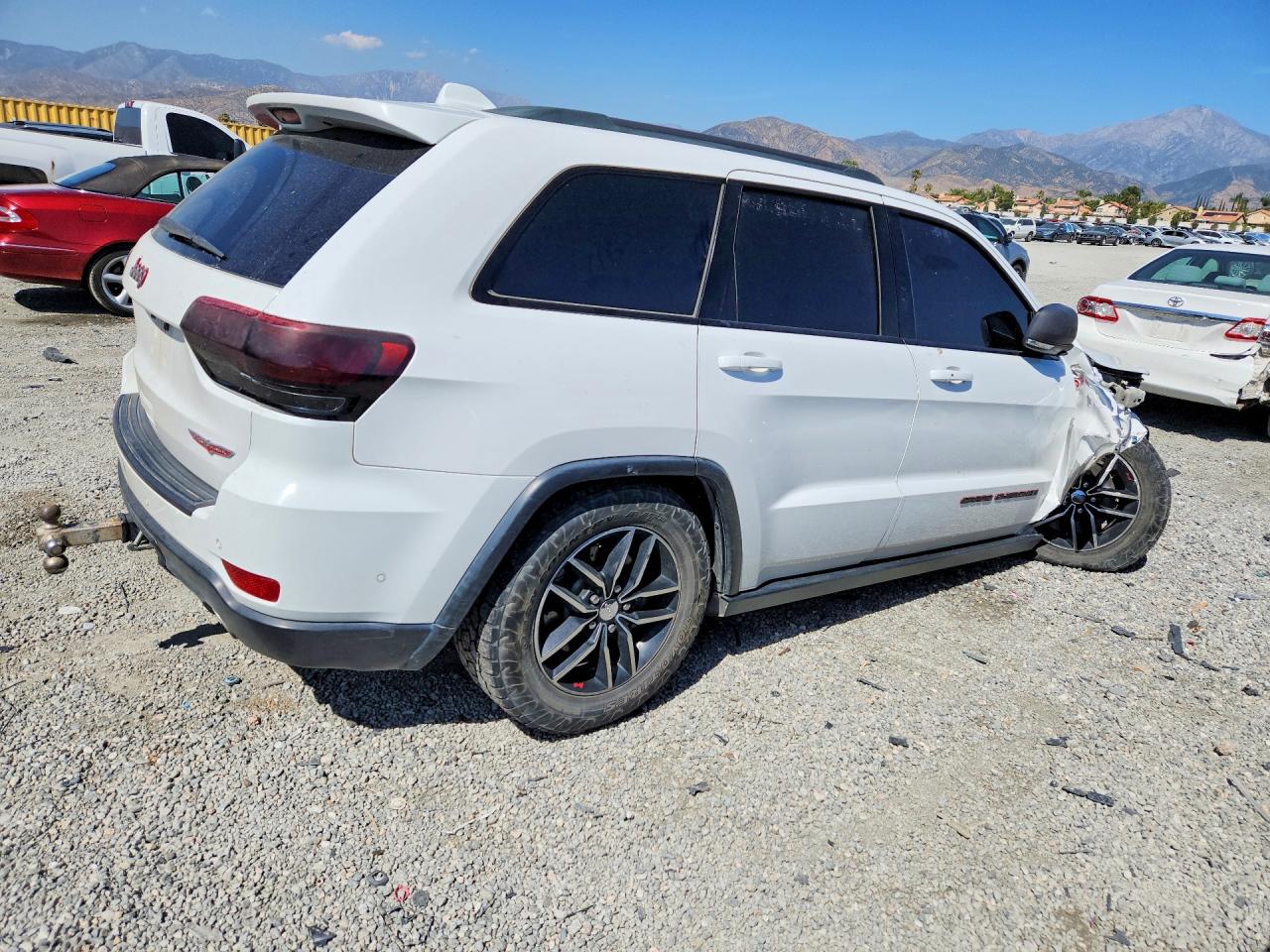 2018 Jeep Grand Cherokee Trailhawk Белый vin: 1C4RJFLT7JC173821