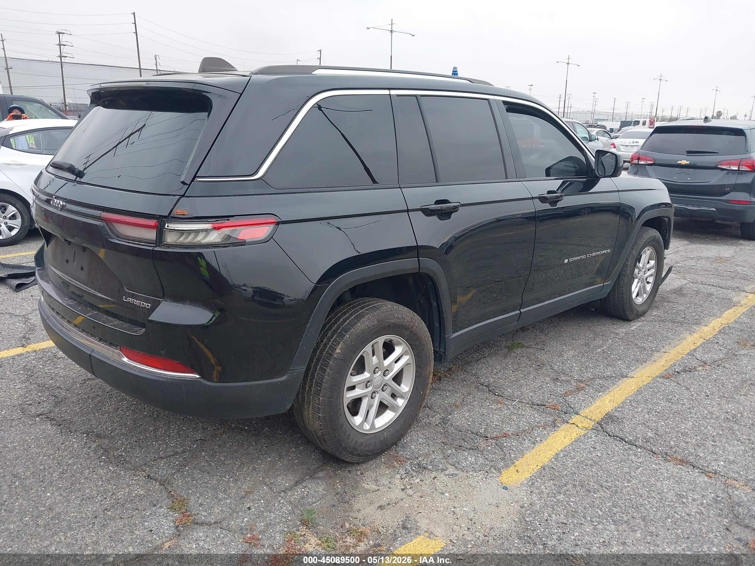 2023 Jeep Grand Cherokee Laredo 4x2 Черный vin: 1C4RJGAG2PC514790