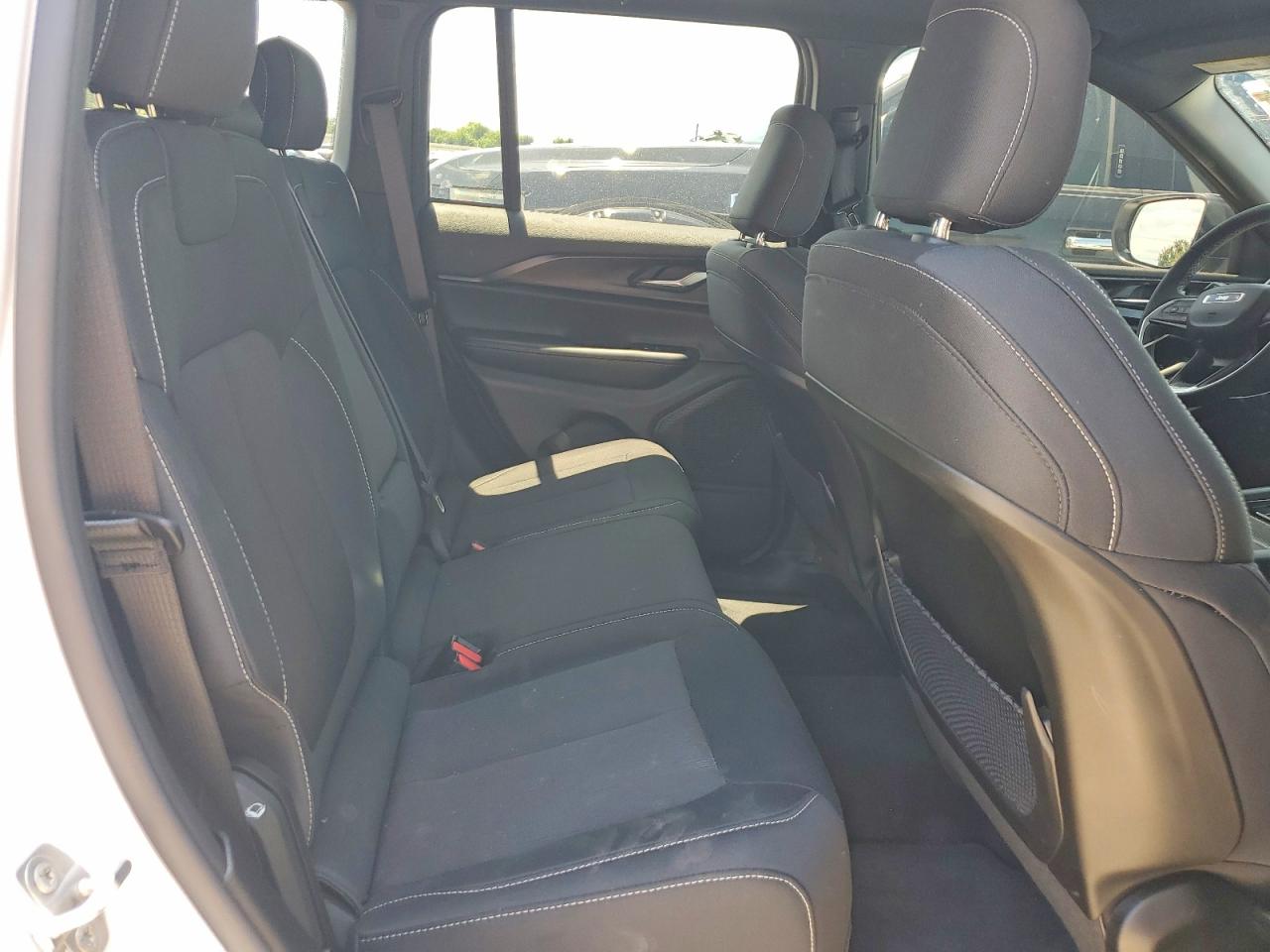 2025 Jeep Grand Cherokee Laredo Белый vin: 1C4RJGAG2SC348876