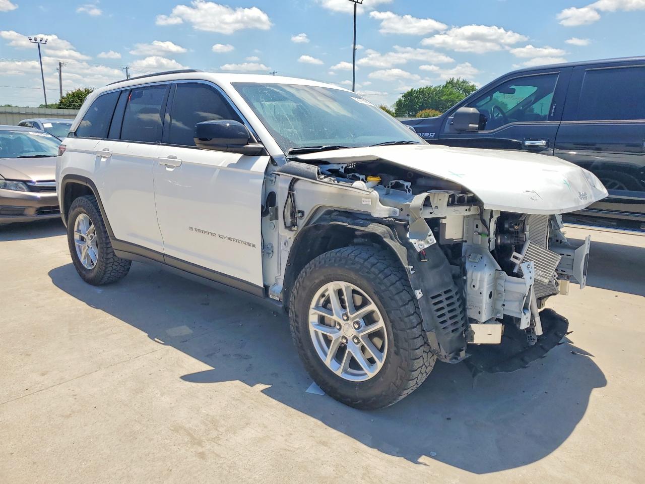 2025 Jeep Grand Cherokee Laredo Белый vin: 1C4RJGAG2SC348876