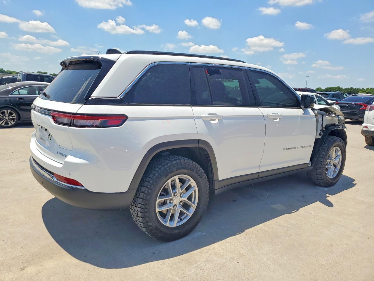 2025 Jeep Grand Cherokee Laredo Белый vin: 1C4RJGAG2SC348876