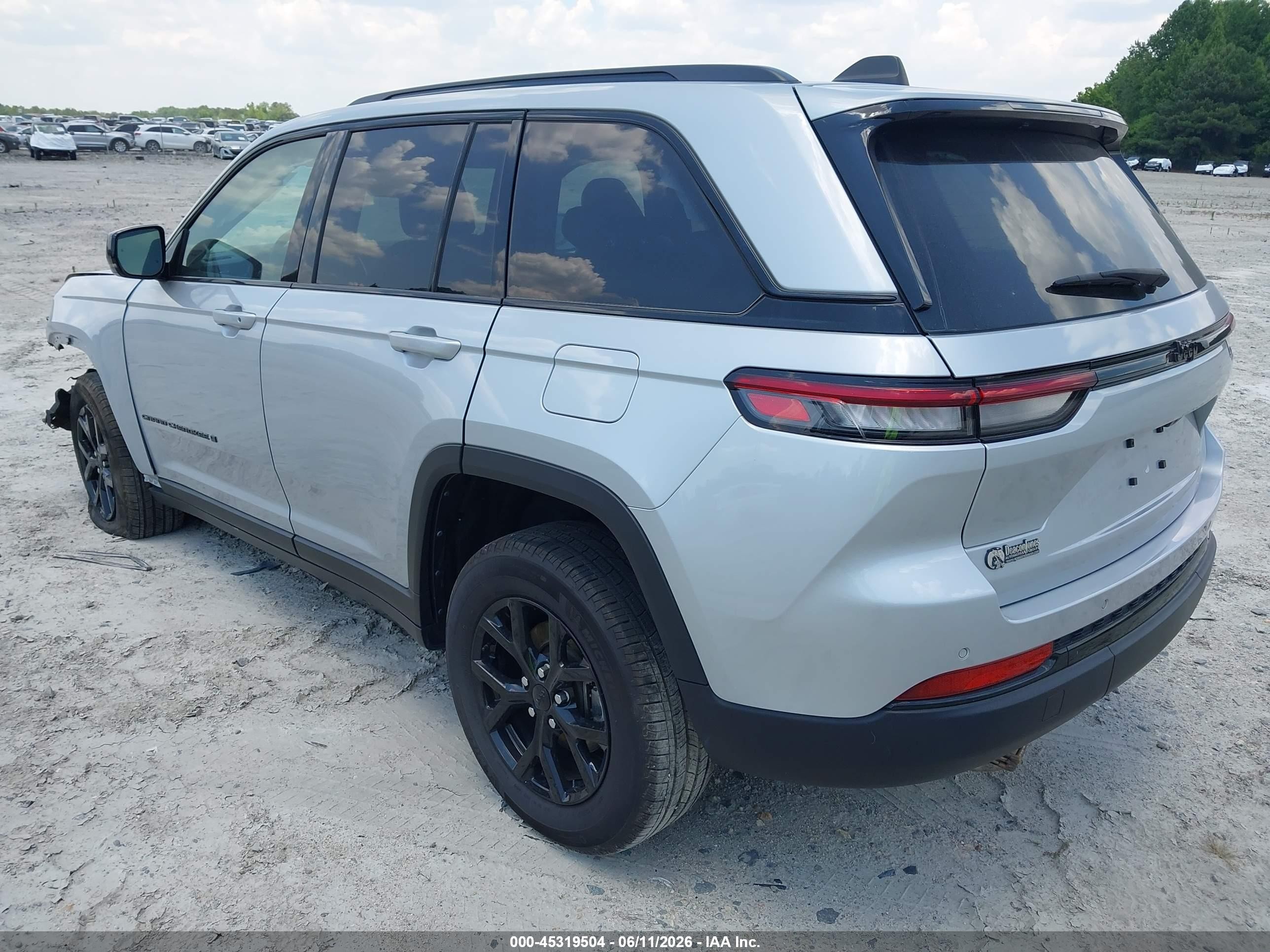 2025 Jeep Grand Cherokee Altitude X 4x2 Silver vin: 1C4RJGAG4SC290155