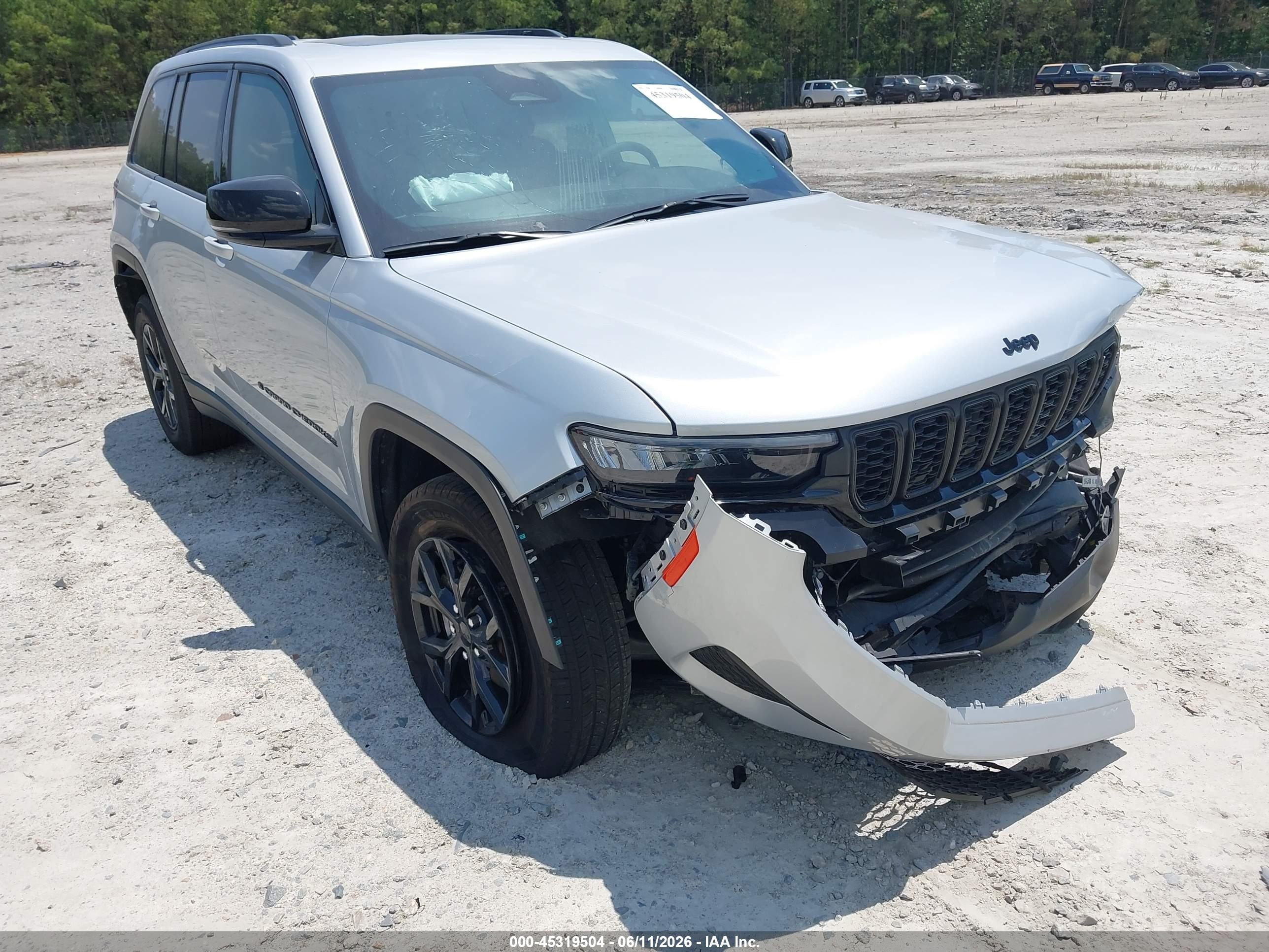 2025 Jeep Grand Cherokee Altitude X 4x2 Silver vin: 1C4RJGAG4SC290155