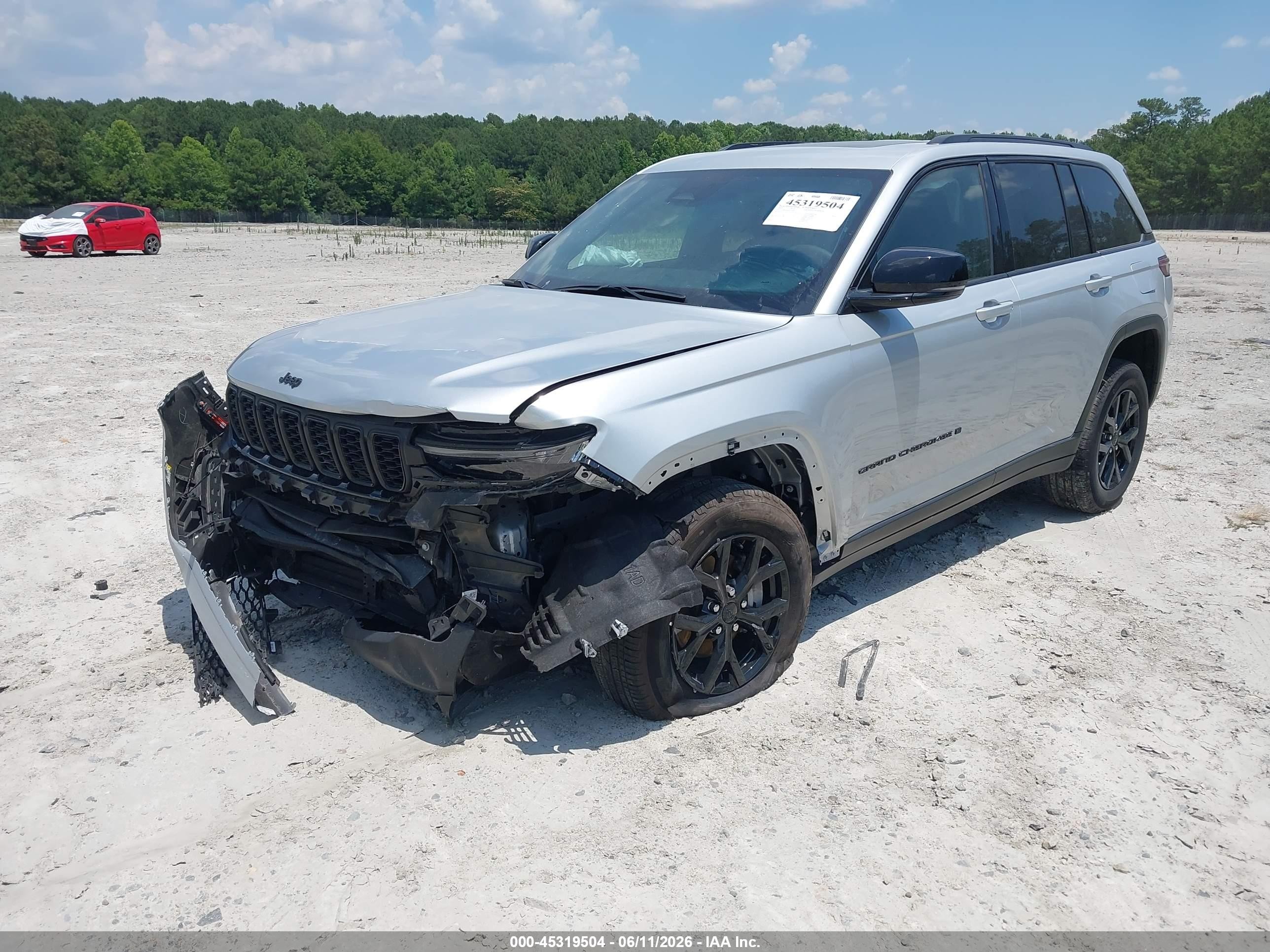 2025 Jeep Grand Cherokee Altitude X 4x2 Silver vin: 1C4RJGAG4SC290155