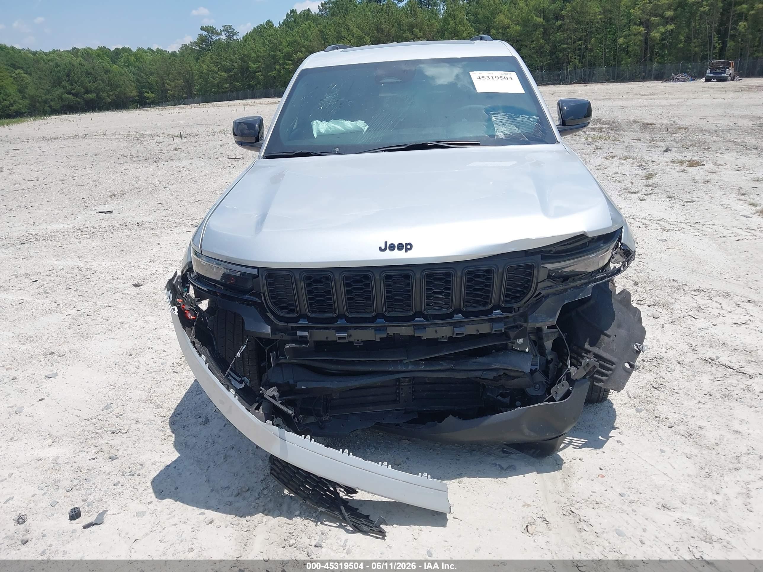 2025 Jeep Grand Cherokee Altitude X 4x2 Silver vin: 1C4RJGAG4SC290155