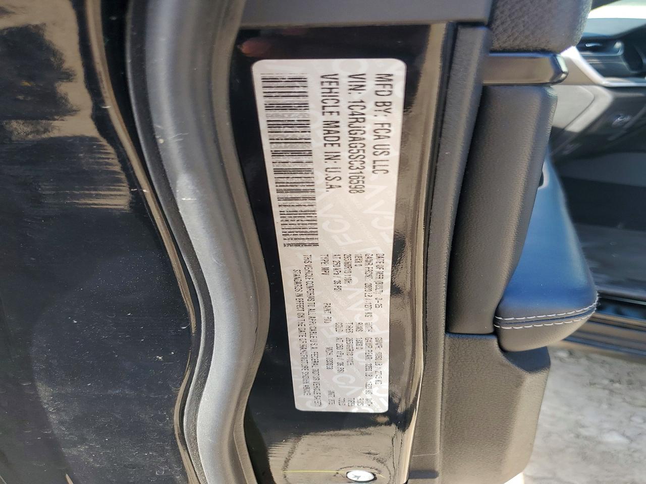 2025 Jeep Grand Cherokee Laredo Black vin: 1C4RJGAG5SC316598