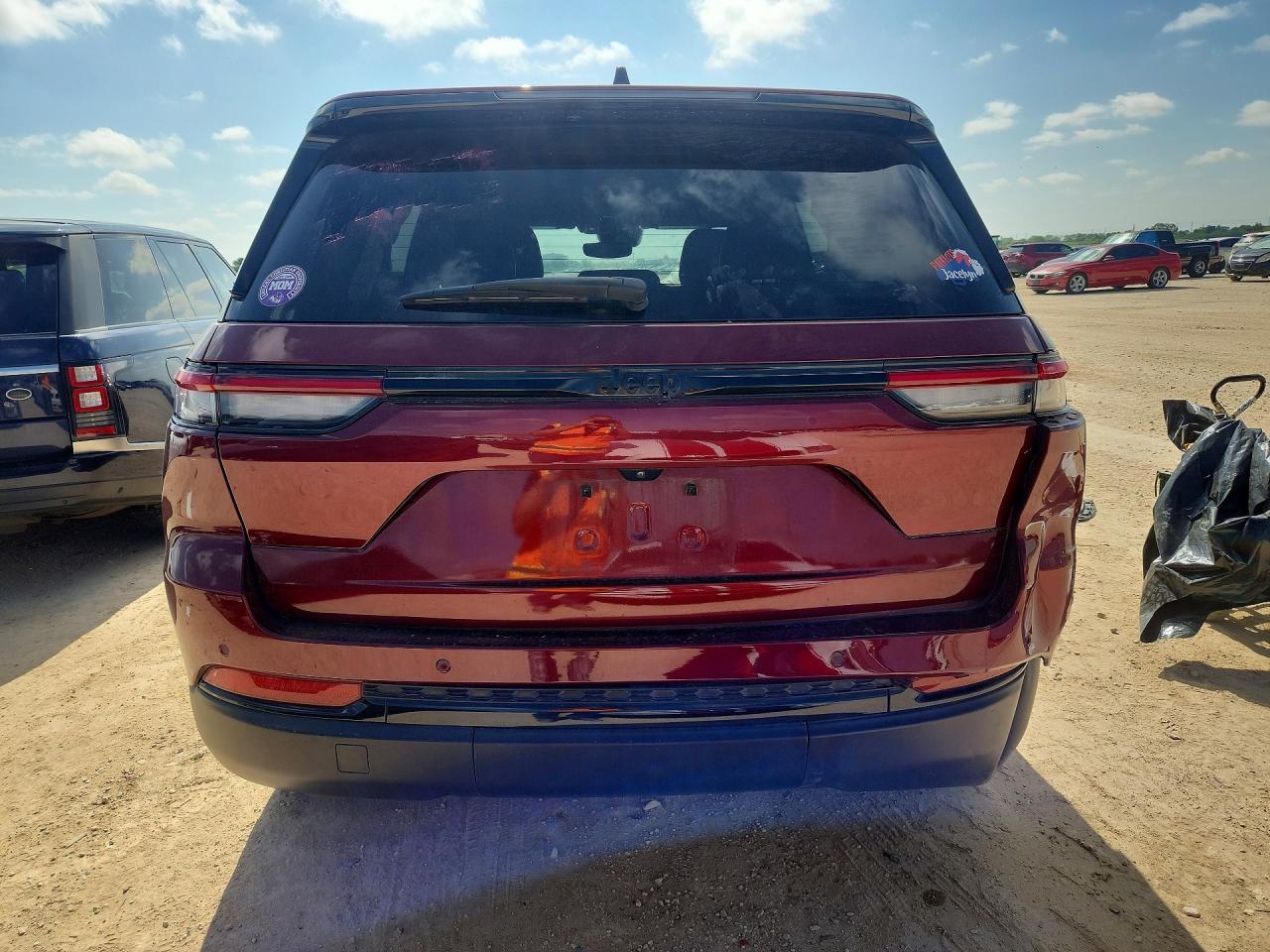 2024 Jeep Grand Cherokee Laredo Burgundy vin: 1C4RJGAG9RC716271