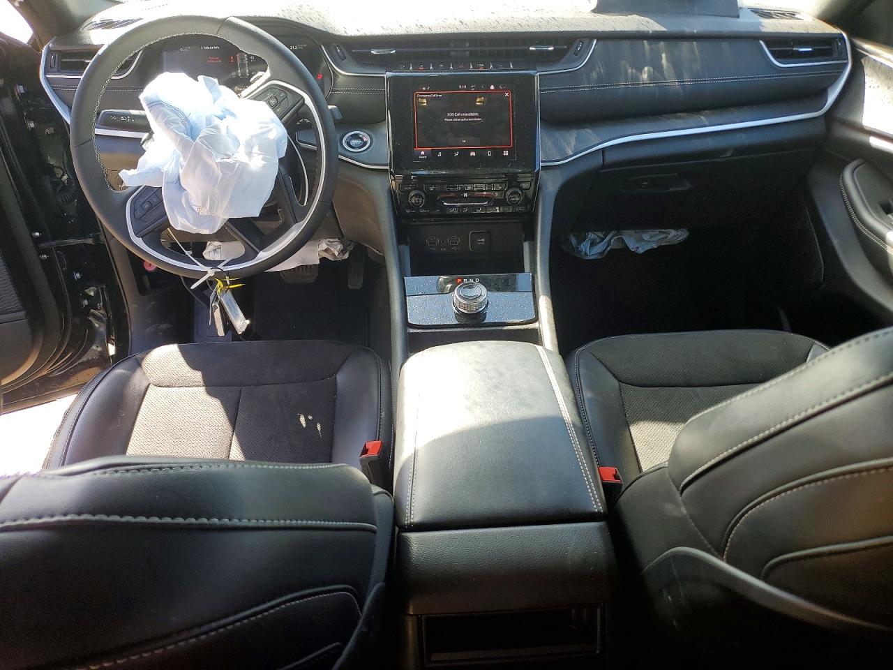 2025 Jeep Grand Cherokee Laredo Black vin: 1C4RJHAG0SC323318