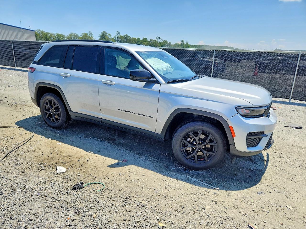 2024 Jeep Grand Cherokee Laredo Silver vin: 1C4RJHAG1RC108587