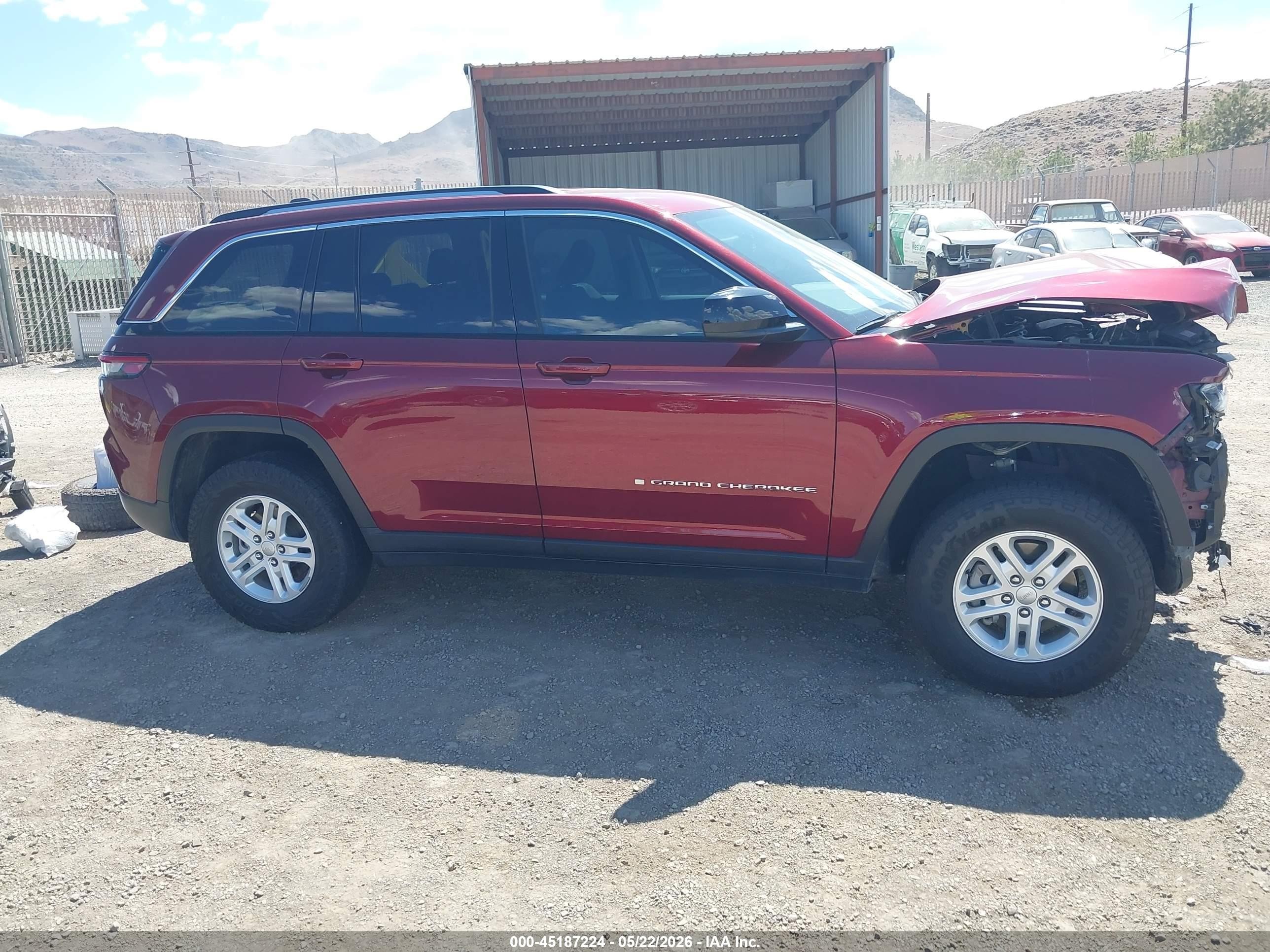 2023 Jeep Grand Cherokee Laredo 4x4 Красный vin: 1C4RJHAG3PC533242