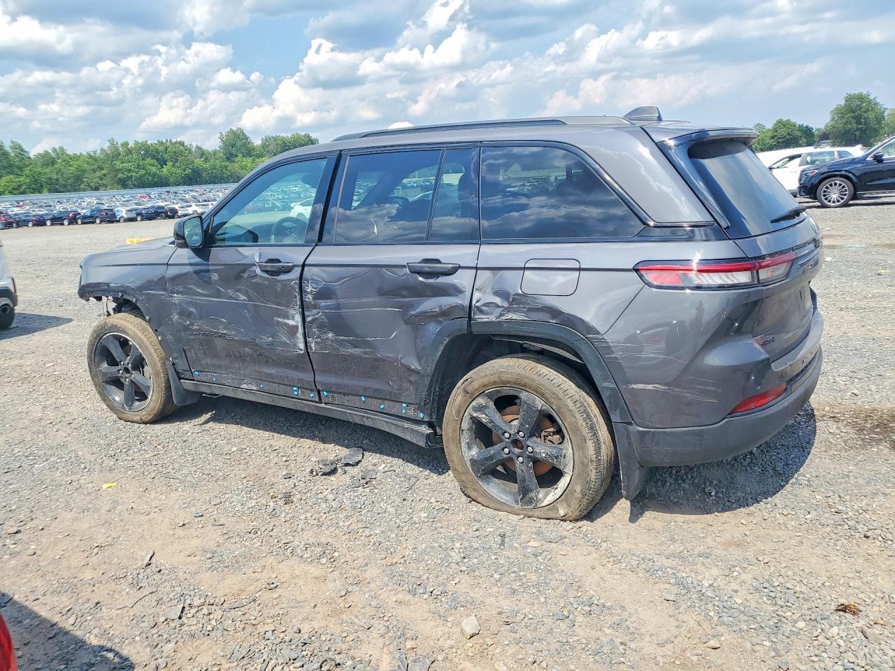 2025 Jeep Grand Cherokee Laredo Gray vin: 1C4RJHAG4SC308708