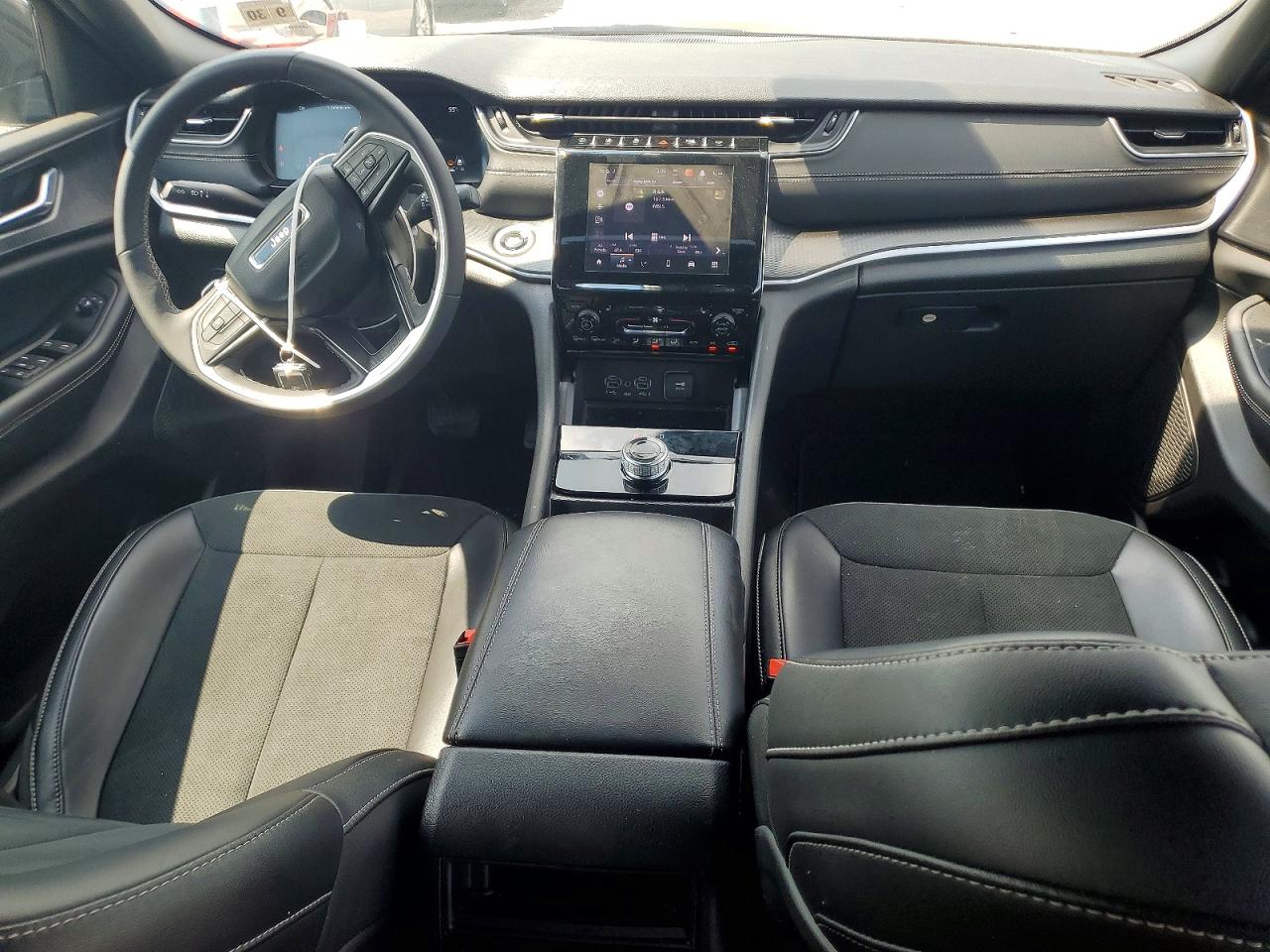 2025 Jeep Grand Cherokee Laredo Gray vin: 1C4RJHAG4SC308708