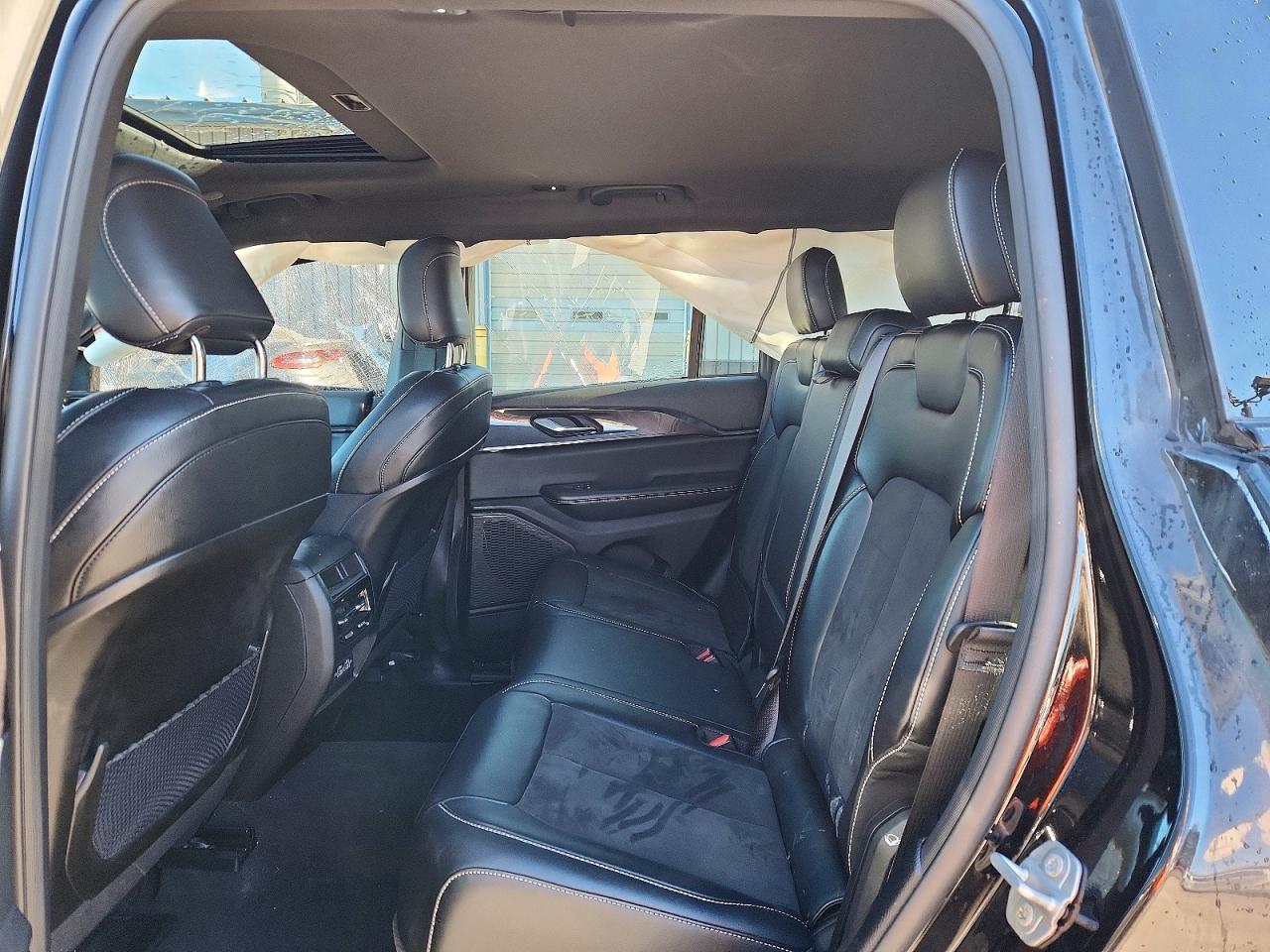 2023 Jeep Grand Cherokee Laredo Black vin: 1C4RJHAG5P8104493