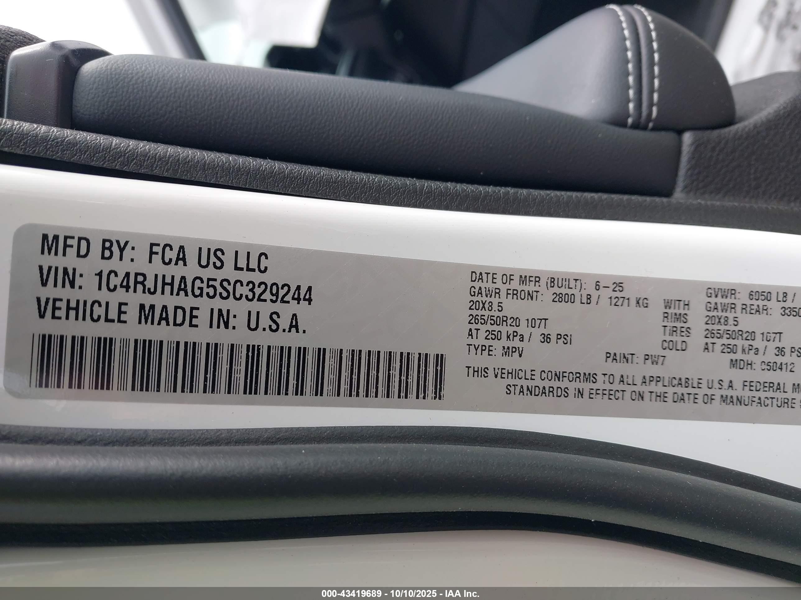 2025 Jeep Grand Cherokee Altitude X 4x4 White vin: 1C4RJHAG5SC329244