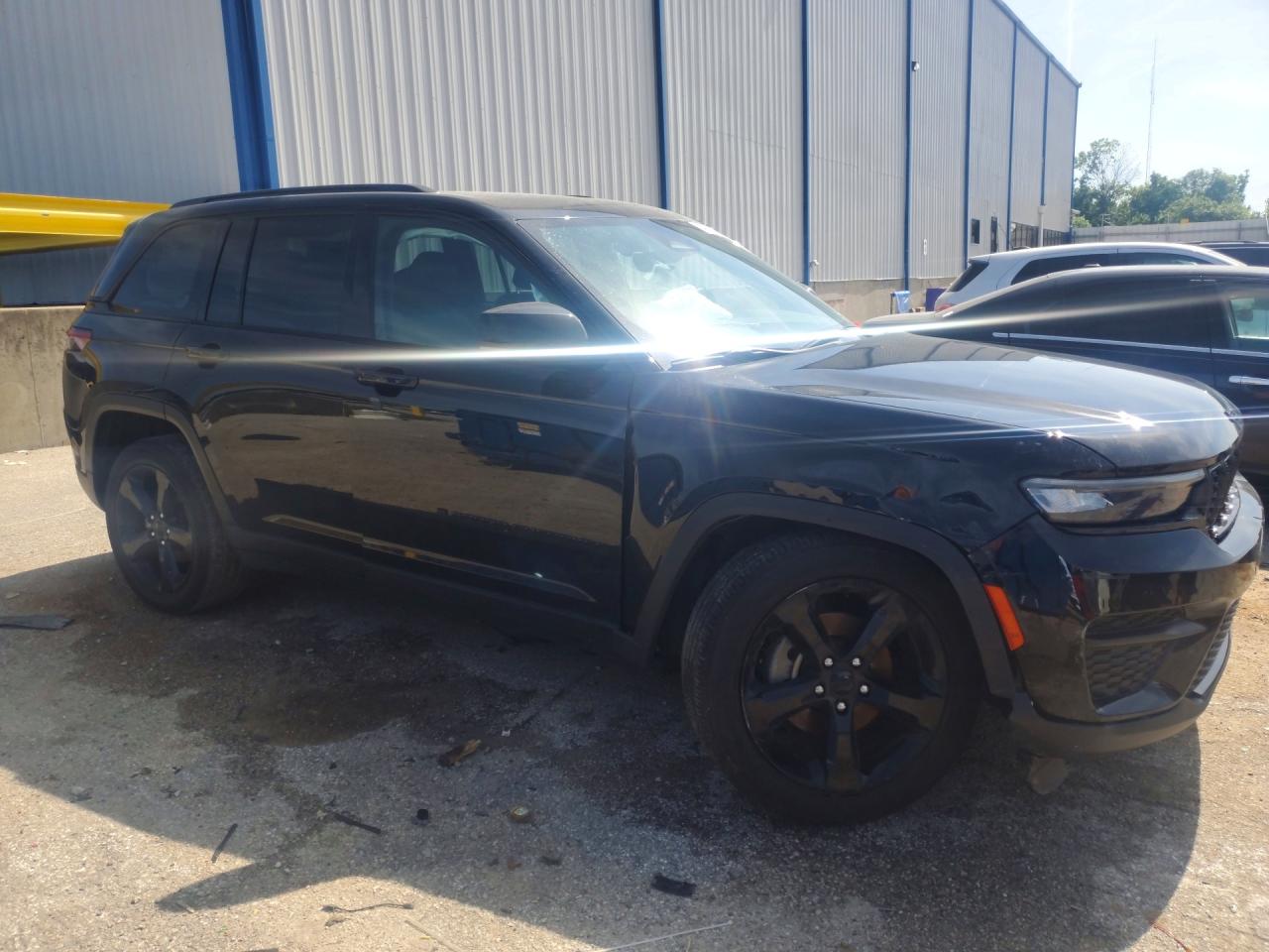 2024 Jeep Grand Cherokee Laredo Черный vin: 1C4RJHAG7RC260096