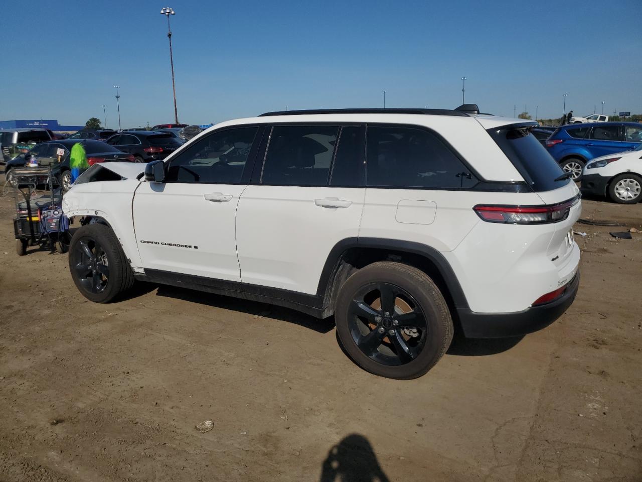 2025 Jeep Grand Cherokee Laredo Белый vin: 1C4RJHAG7SC275400