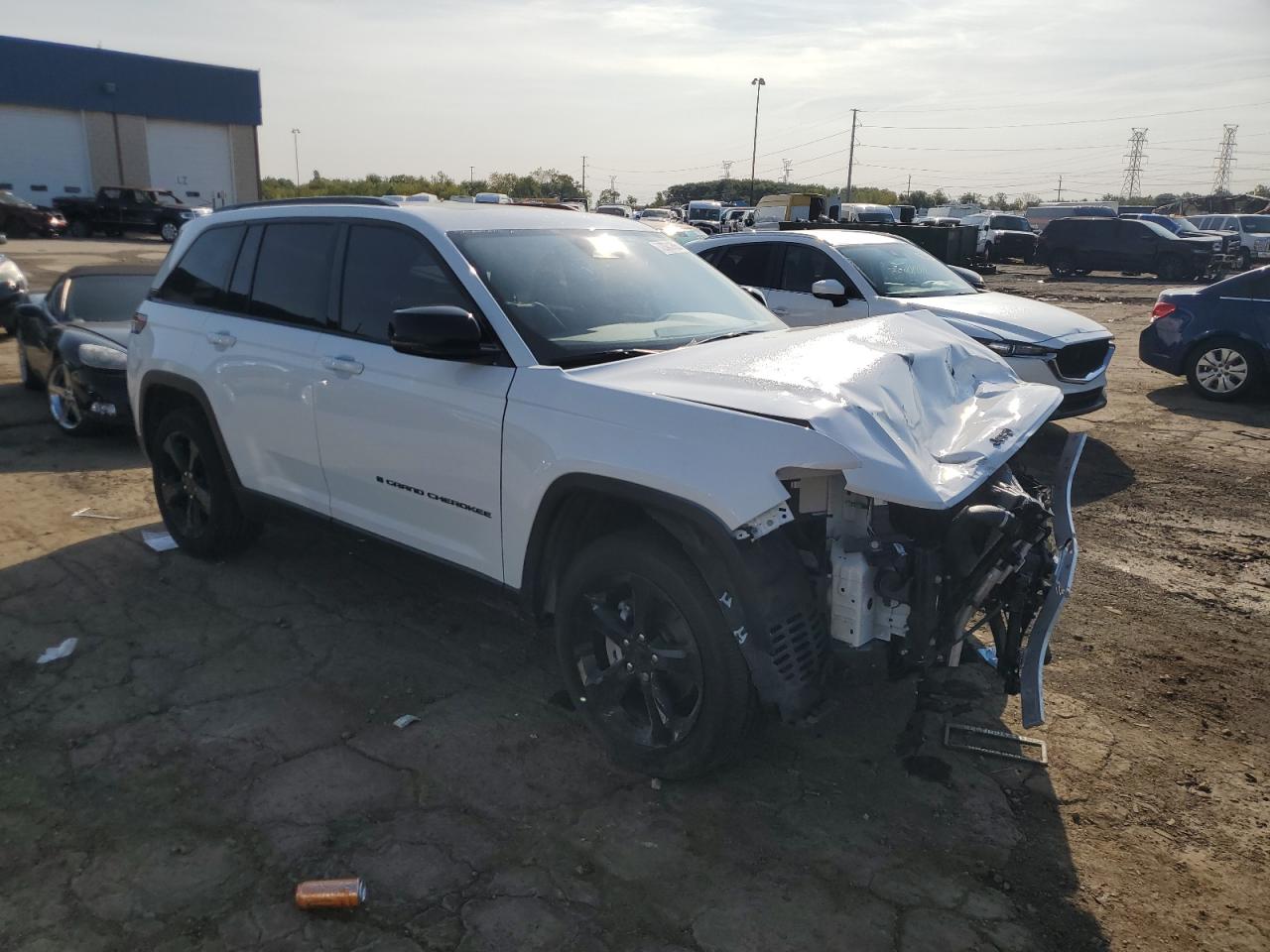 2025 Jeep Grand Cherokee Laredo Белый vin: 1C4RJHAG7SC275400