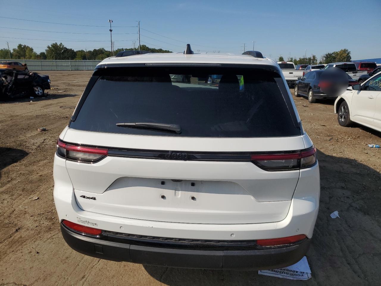 2025 Jeep Grand Cherokee Laredo Белый vin: 1C4RJHAG7SC275400
