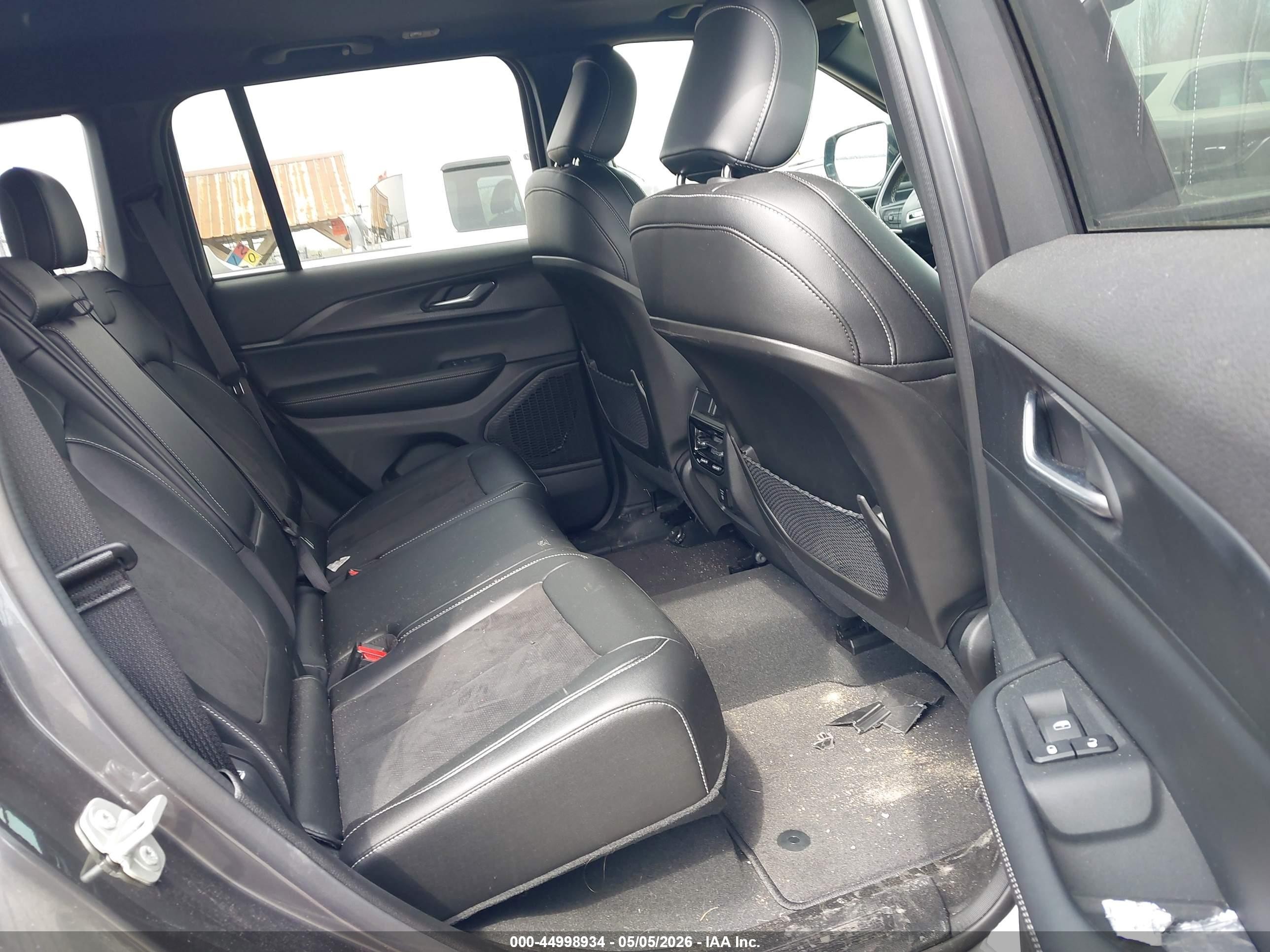 2024 Jeep Grand Cherokee Altitude X 4x4 Gray vin: 1C4RJHAG8R8574472
